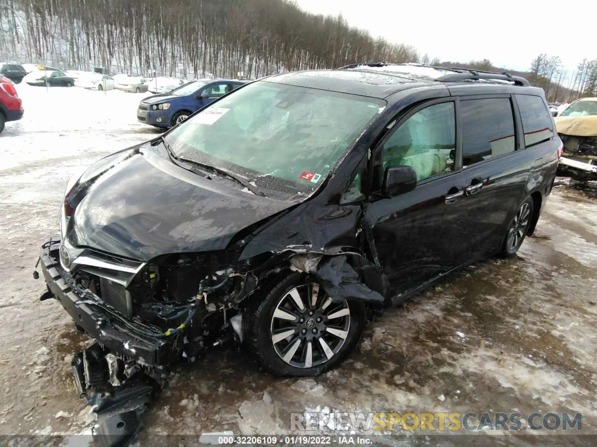 2 Фотография поврежденного автомобиля 5TDDZ3DC1KS210278 TOYOTA SIENNA 2019