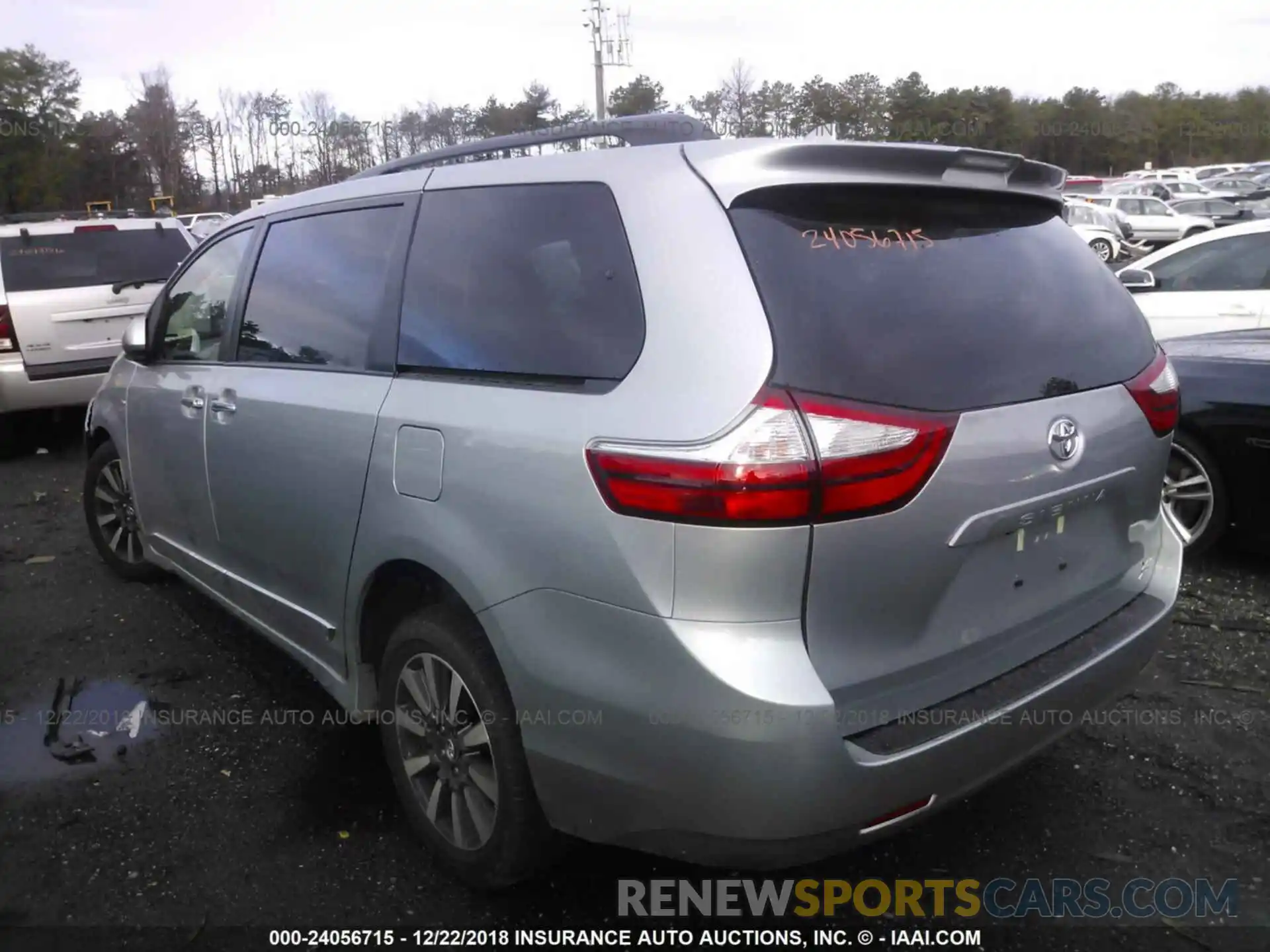 3 Photograph of a damaged car 5TDDZ3DC1KS210653 TOYOTA SIENNA 2019