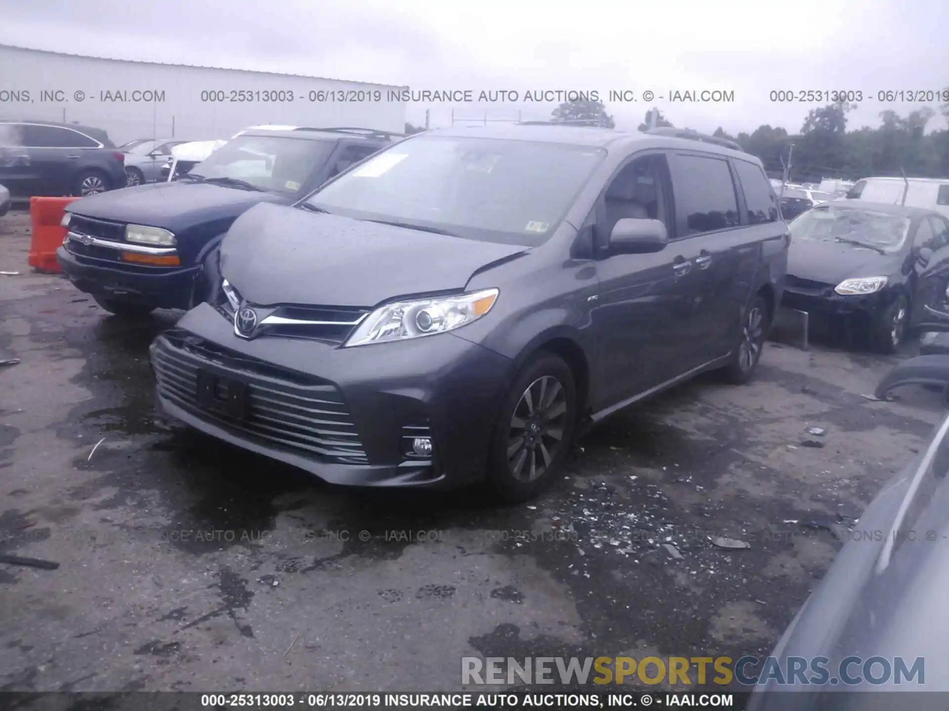 2 Фотография поврежденного автомобиля 5TDDZ3DC1KS211320 TOYOTA SIENNA 2019