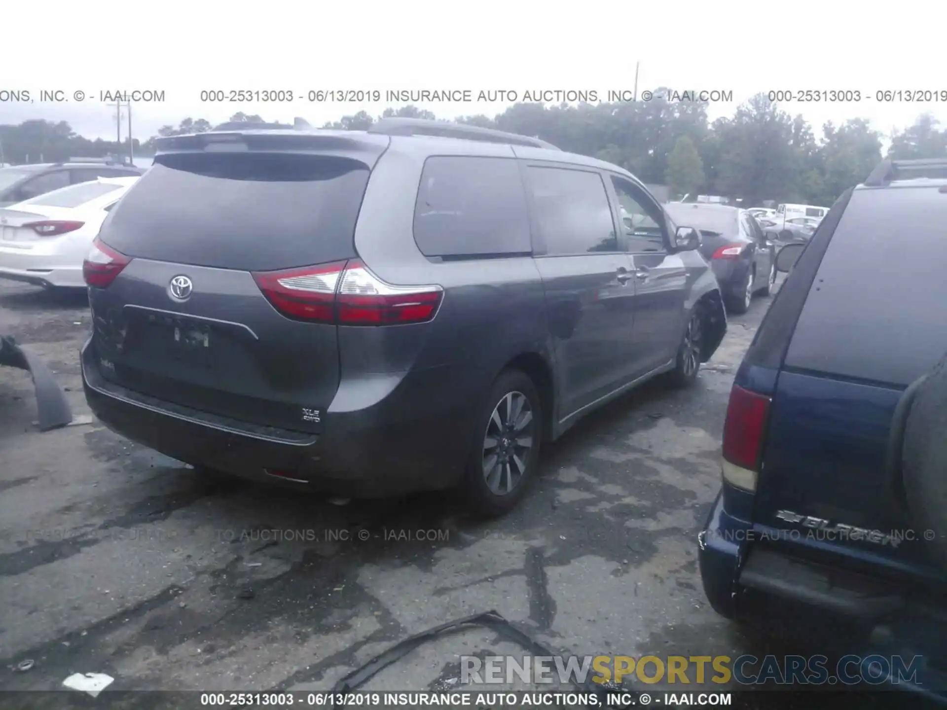 4 Фотография поврежденного автомобиля 5TDDZ3DC1KS211320 TOYOTA SIENNA 2019