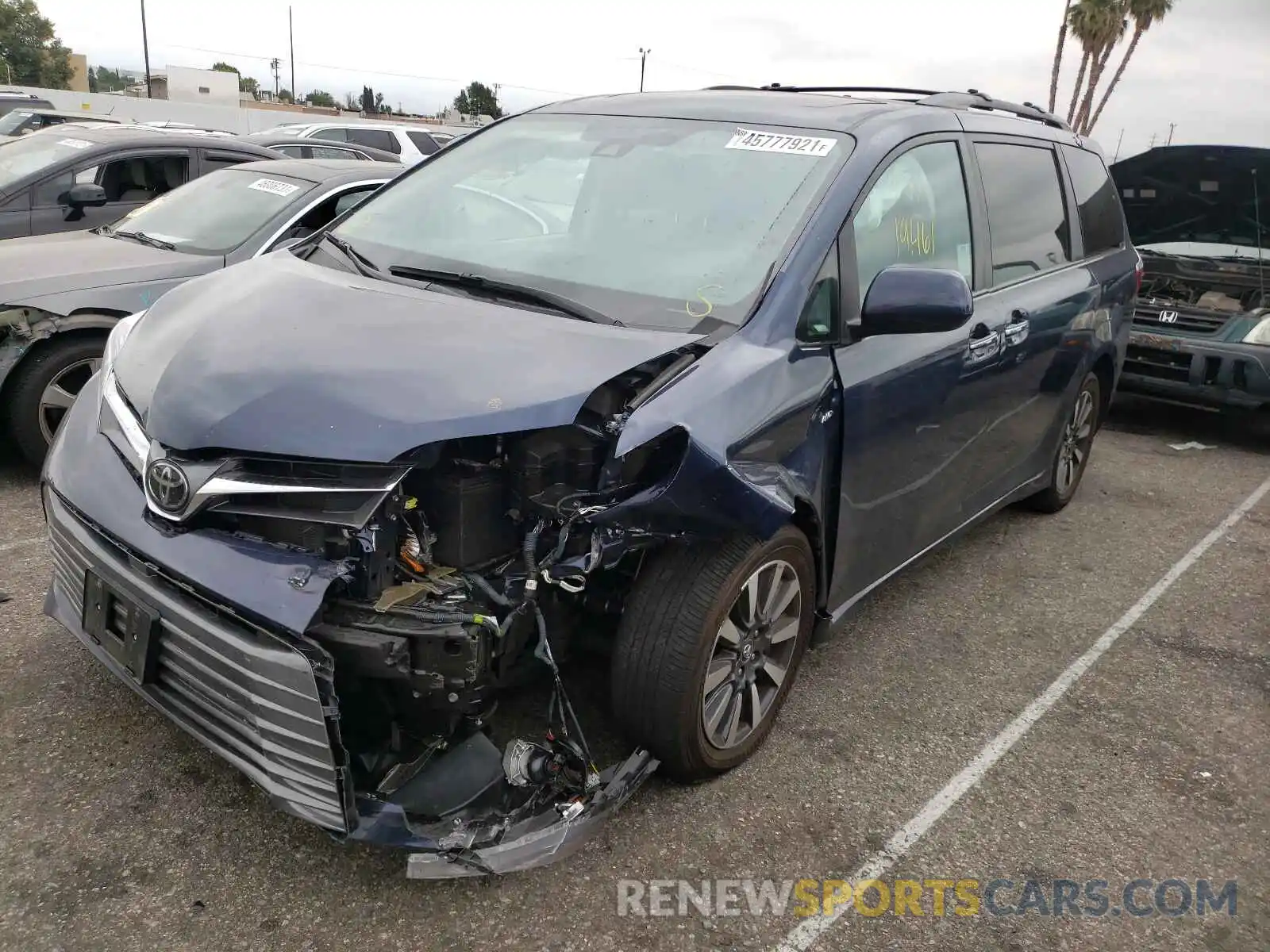 2 Photograph of a damaged car 5TDDZ3DC1KS212354 TOYOTA SIENNA 2019