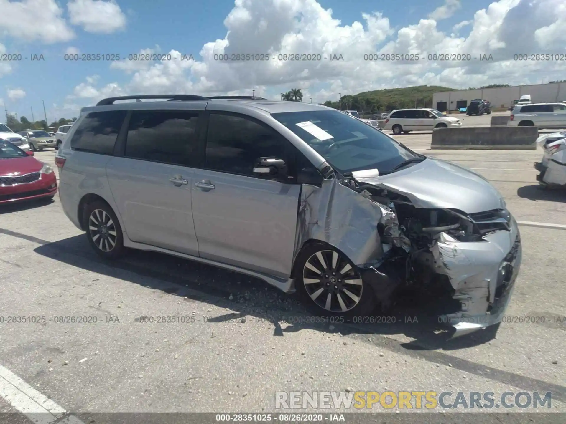 1 Photograph of a damaged car 5TDDZ3DC1KS212984 TOYOTA SIENNA 2019