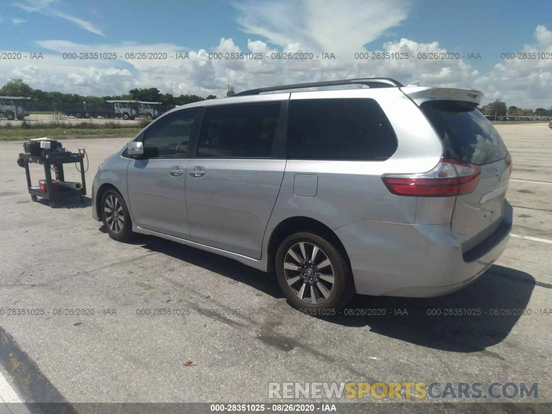 3 Фотография поврежденного автомобиля 5TDDZ3DC1KS212984 TOYOTA SIENNA 2019