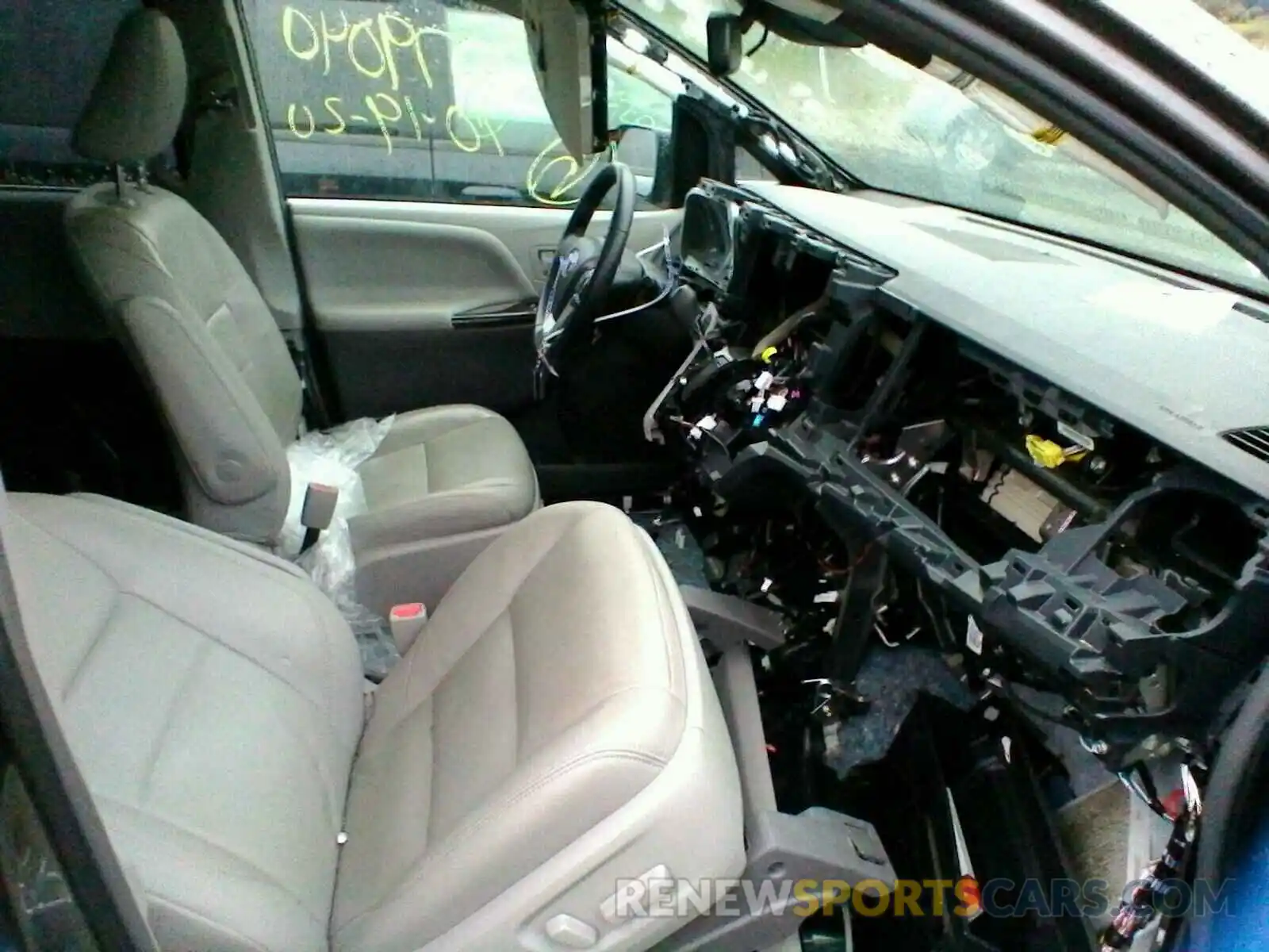 5 Photograph of a damaged car 5TDDZ3DC1KS213150 TOYOTA SIENNA 2019