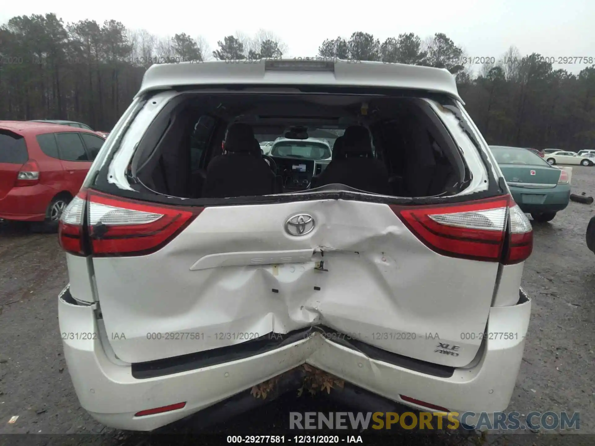 6 Photograph of a damaged car 5TDDZ3DC1KS215528 TOYOTA SIENNA 2019