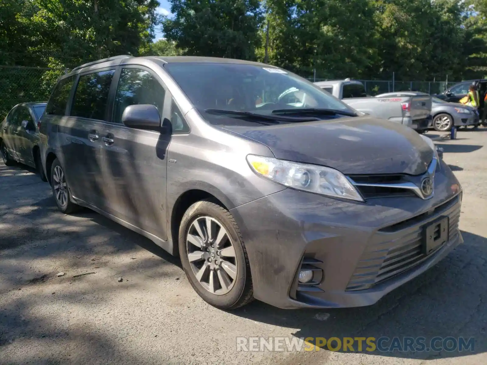 1 Photograph of a damaged car 5TDDZ3DC1KS216954 TOYOTA SIENNA 2019