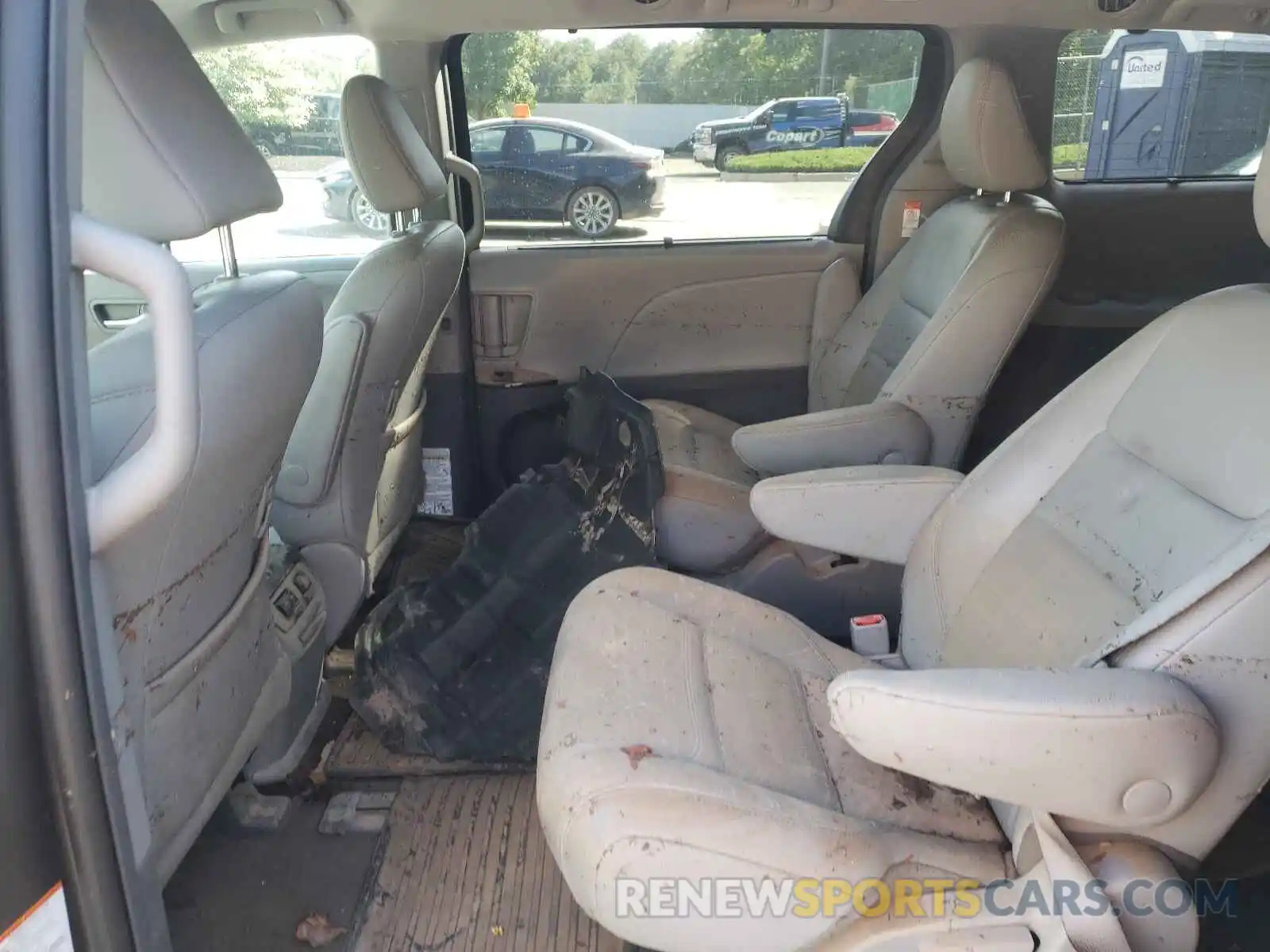 6 Photograph of a damaged car 5TDDZ3DC1KS216954 TOYOTA SIENNA 2019