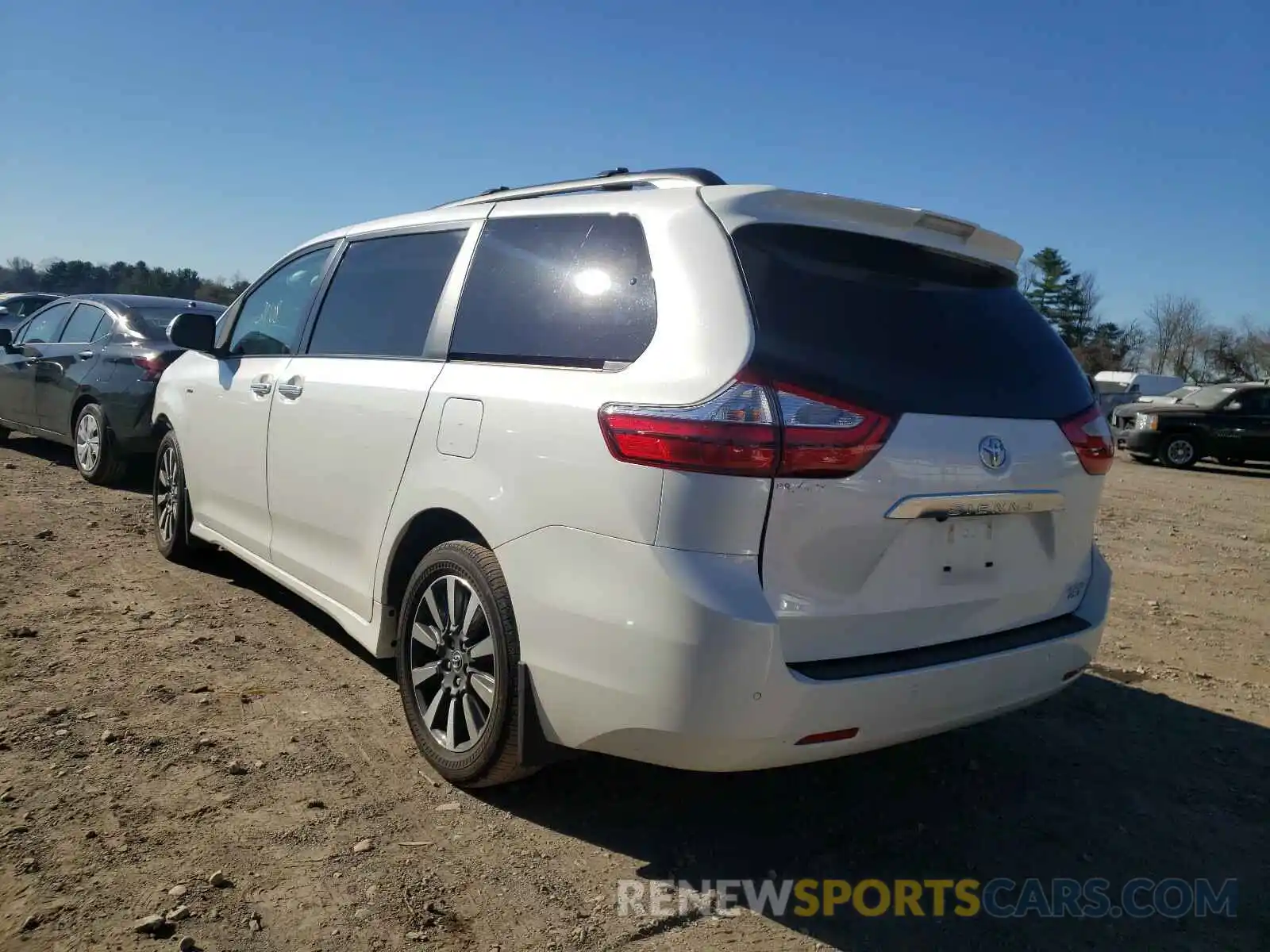 3 Фотография поврежденного автомобиля 5TDDZ3DC1KS218252 TOYOTA SIENNA 2019