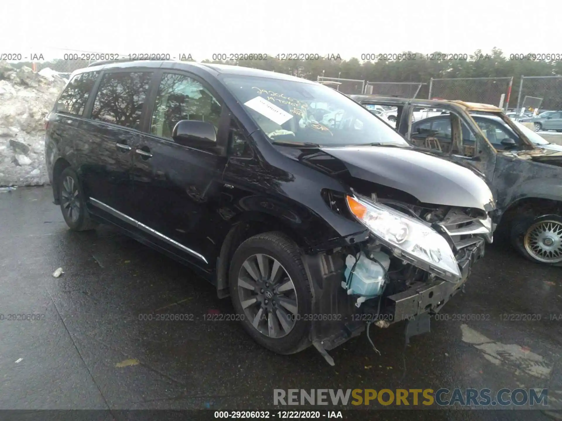 1 Photograph of a damaged car 5TDDZ3DC1KS219031 TOYOTA SIENNA 2019