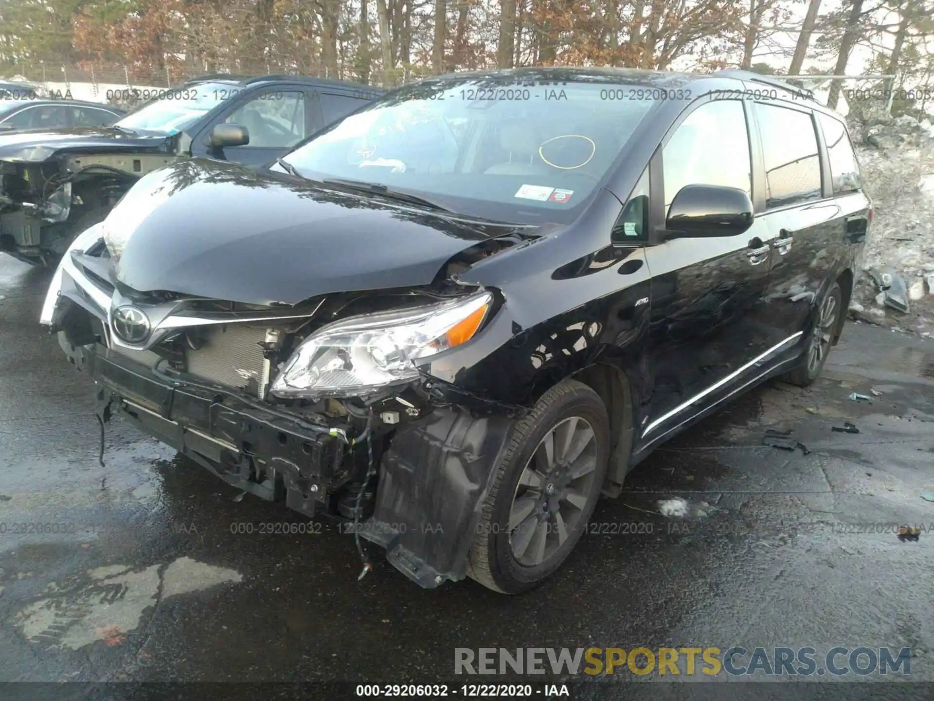 2 Photograph of a damaged car 5TDDZ3DC1KS219031 TOYOTA SIENNA 2019