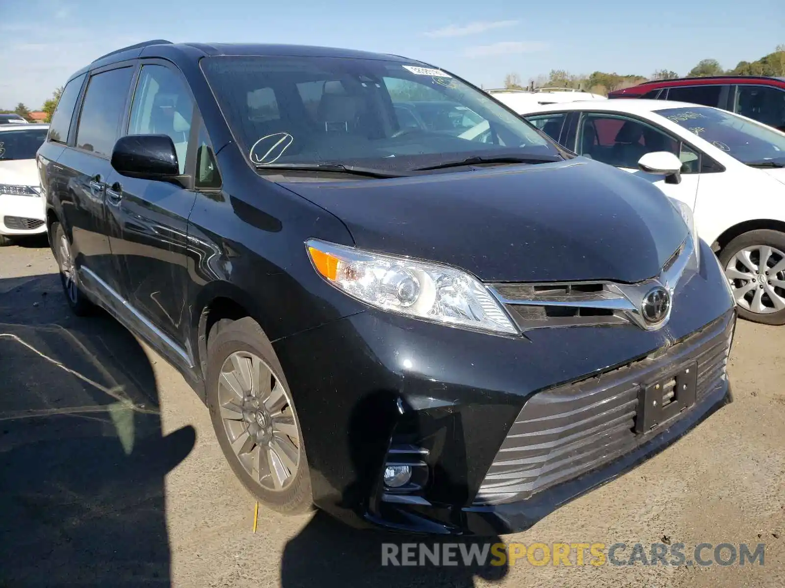 1 Photograph of a damaged car 5TDDZ3DC1KS220163 TOYOTA SIENNA 2019