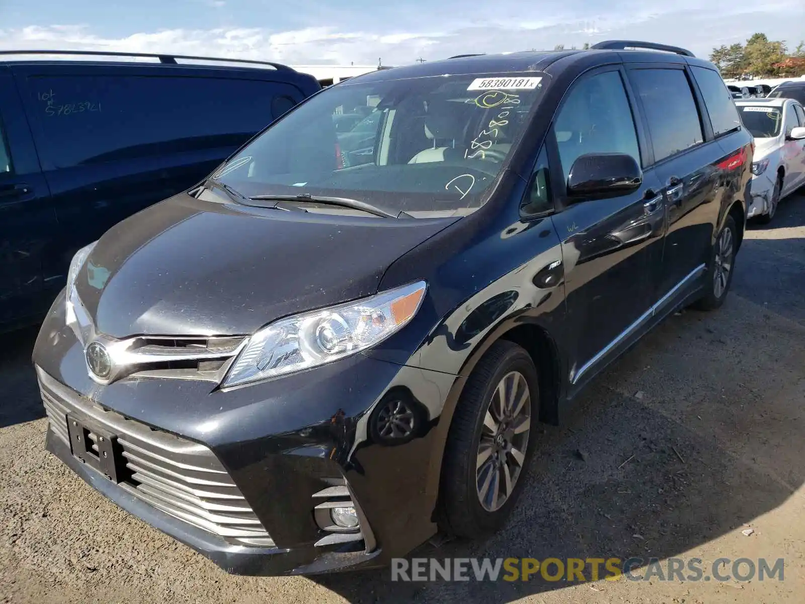 2 Photograph of a damaged car 5TDDZ3DC1KS220163 TOYOTA SIENNA 2019