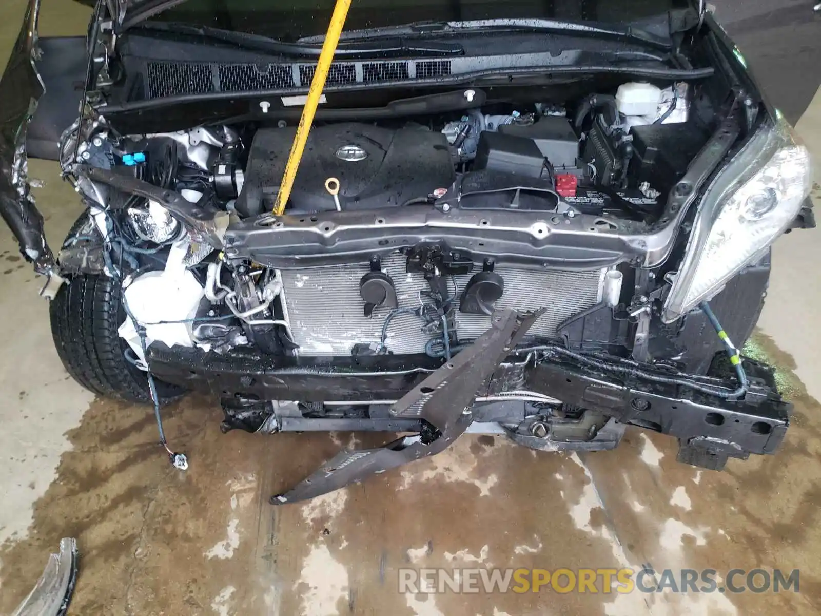 7 Photograph of a damaged car 5TDDZ3DC1KS224004 TOYOTA SIENNA 2019