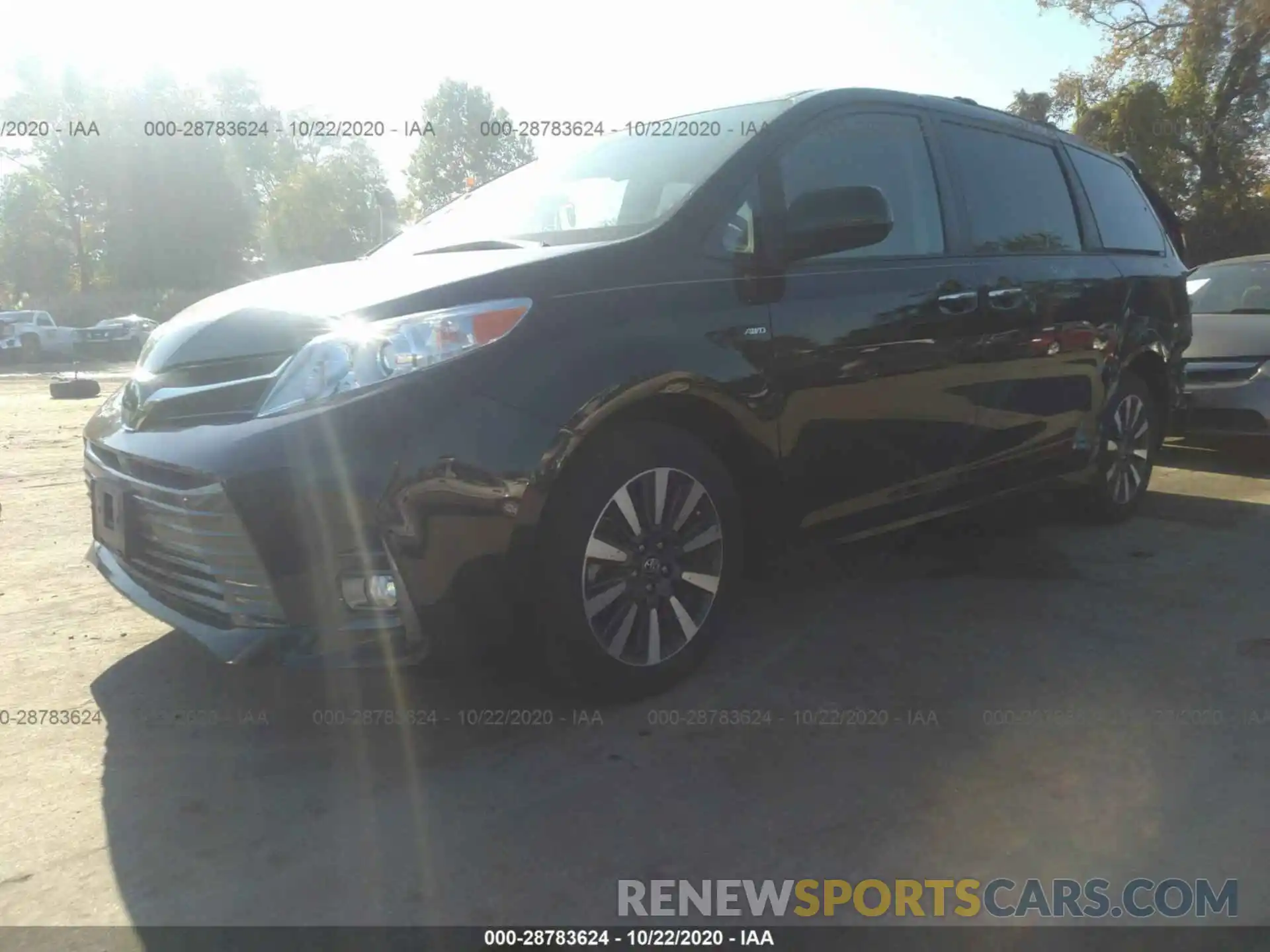 2 Photograph of a damaged car 5TDDZ3DC1KS225315 TOYOTA SIENNA 2019