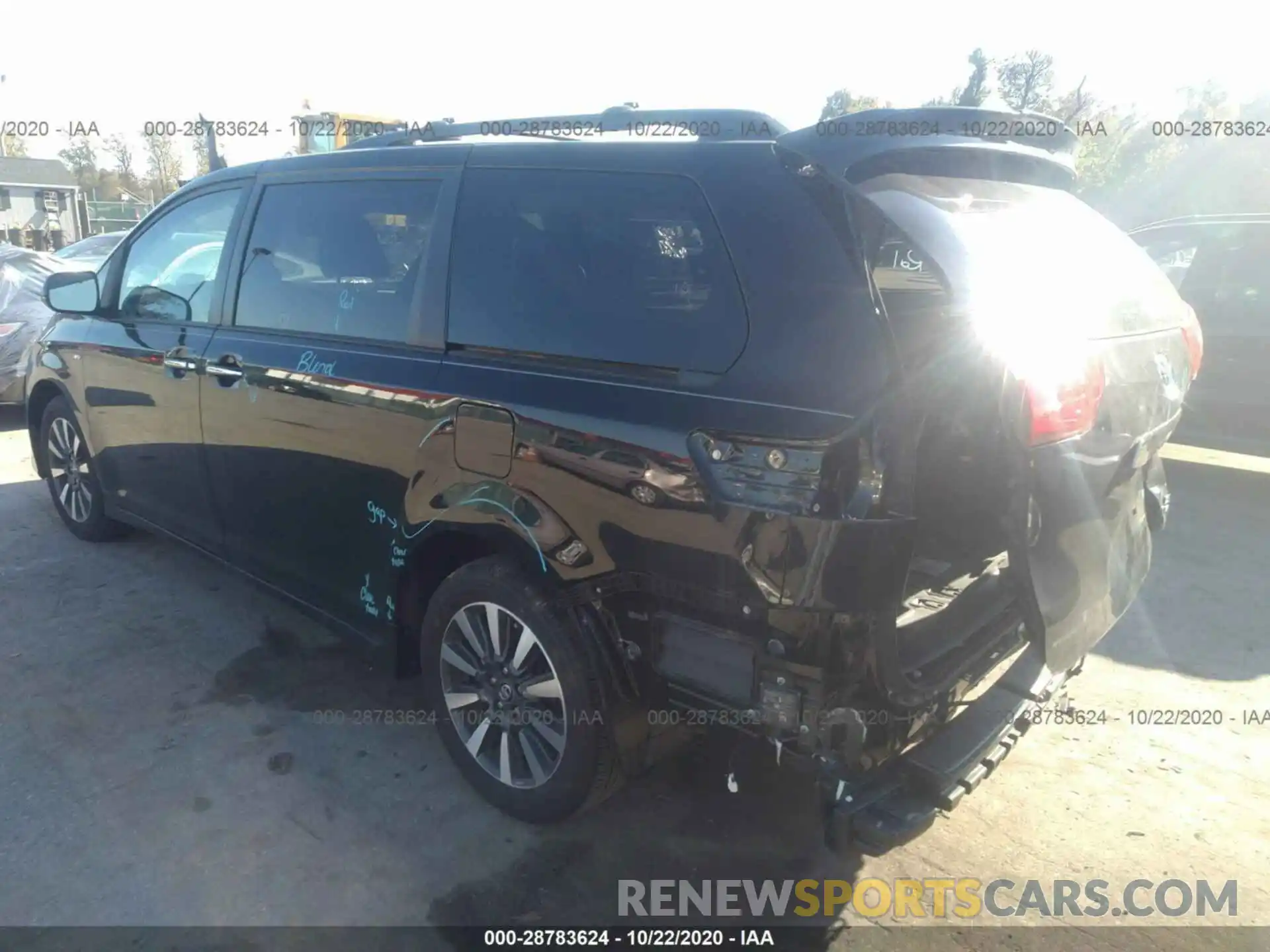 3 Photograph of a damaged car 5TDDZ3DC1KS225315 TOYOTA SIENNA 2019