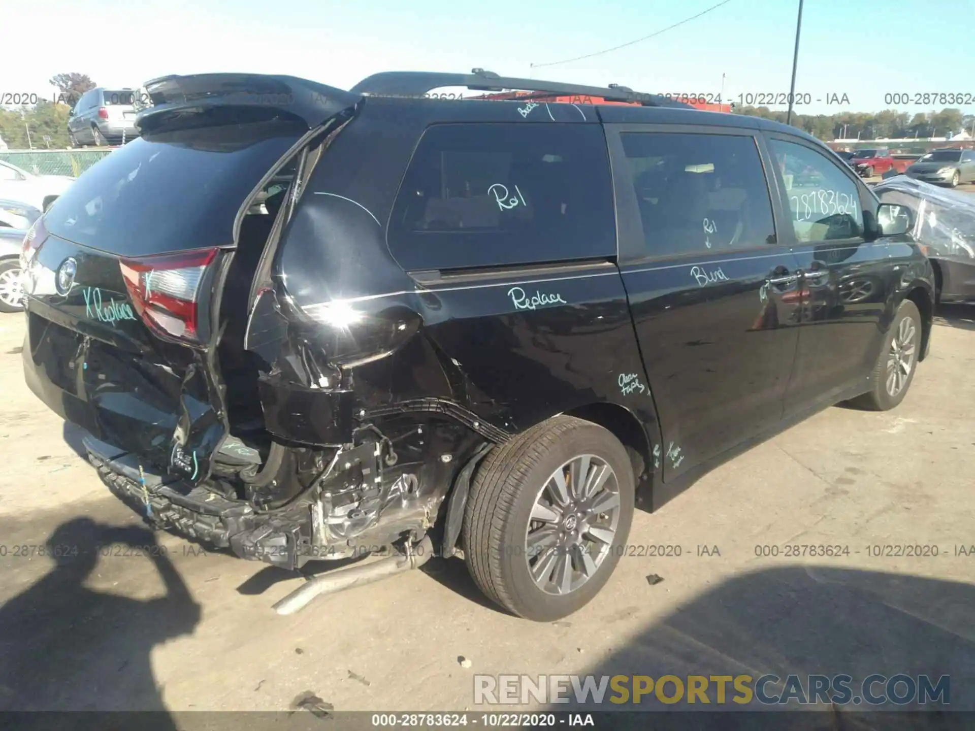 4 Photograph of a damaged car 5TDDZ3DC1KS225315 TOYOTA SIENNA 2019