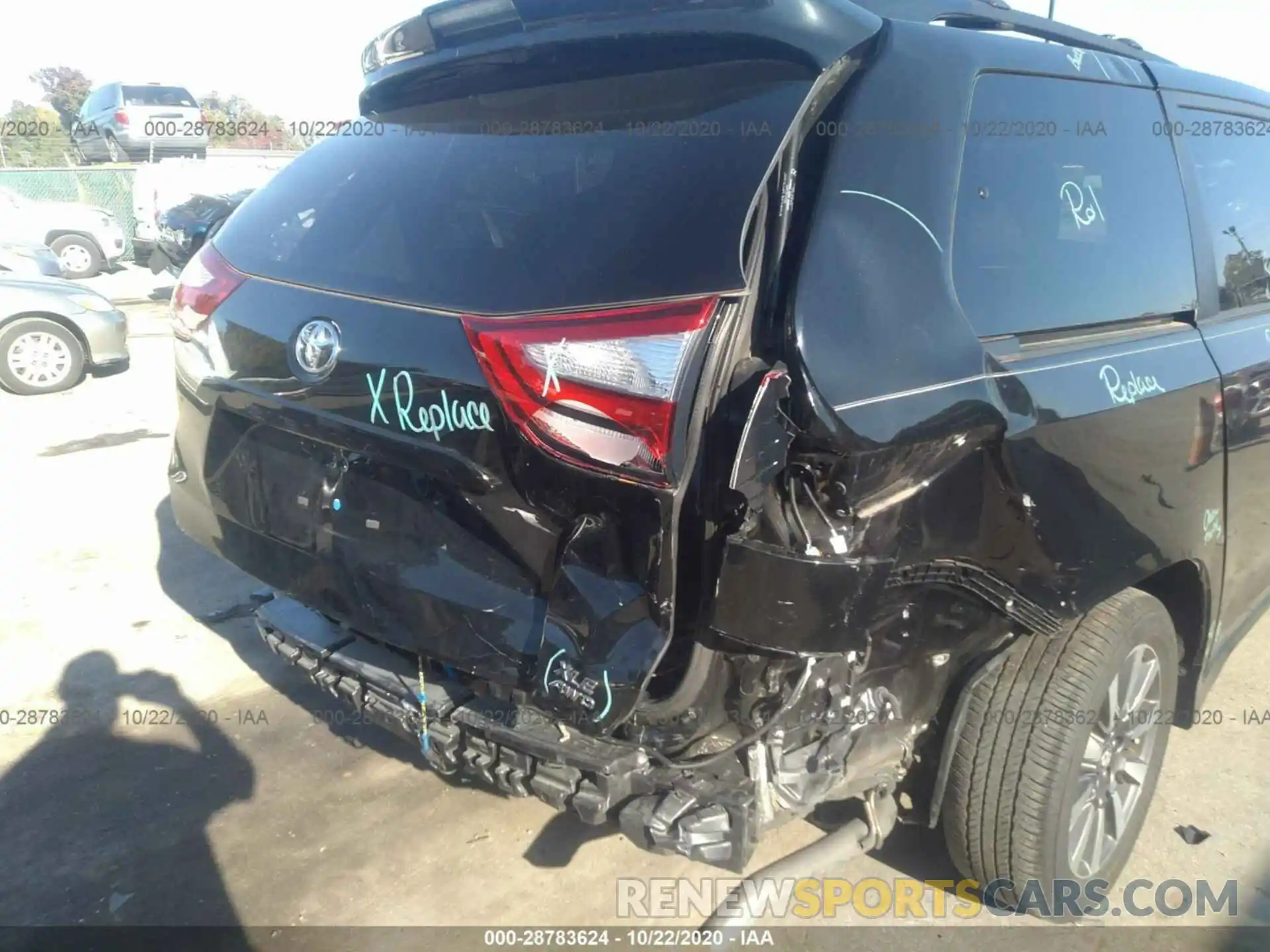 6 Photograph of a damaged car 5TDDZ3DC1KS225315 TOYOTA SIENNA 2019