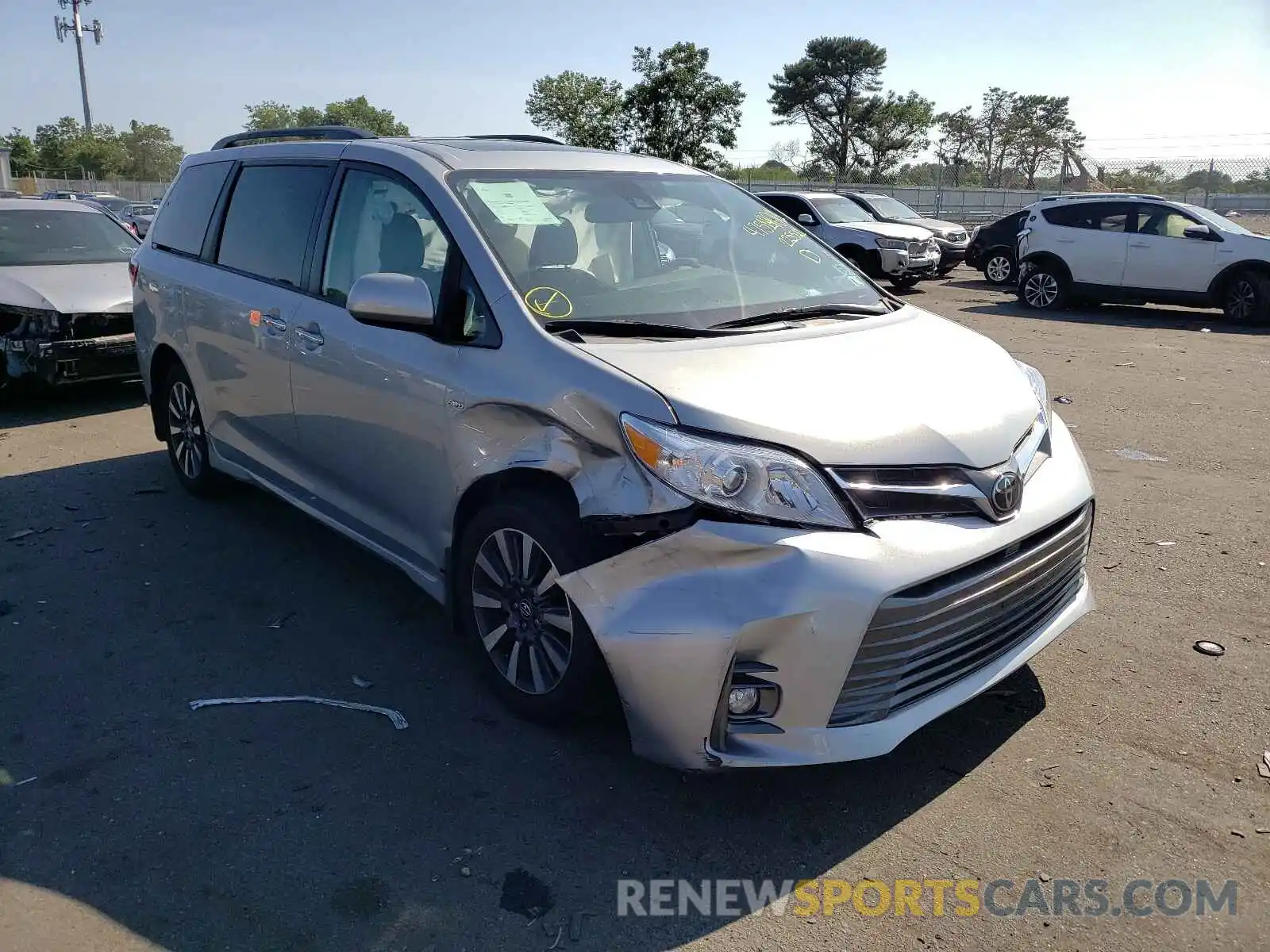 1 Photograph of a damaged car 5TDDZ3DC1KS225511 TOYOTA SIENNA 2019