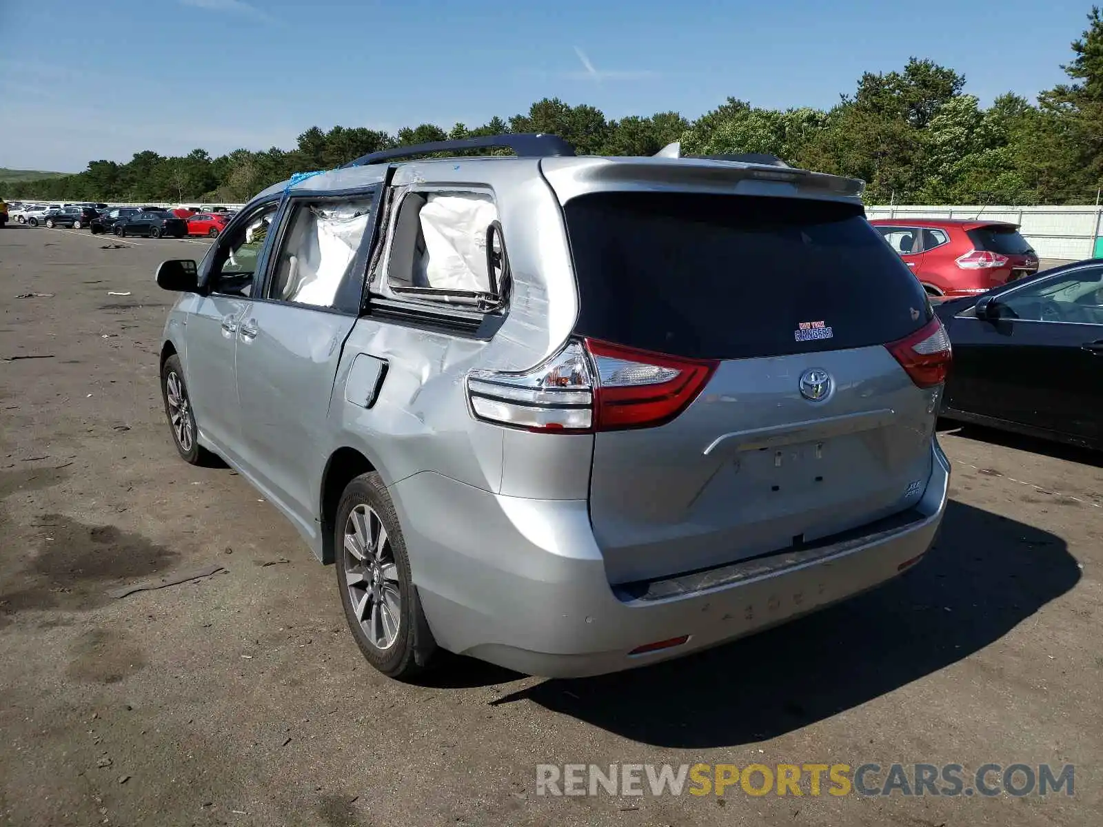 3 Фотография поврежденного автомобиля 5TDDZ3DC1KS225511 TOYOTA SIENNA 2019