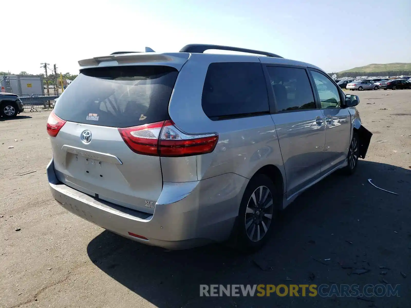 4 Фотография поврежденного автомобиля 5TDDZ3DC1KS225511 TOYOTA SIENNA 2019