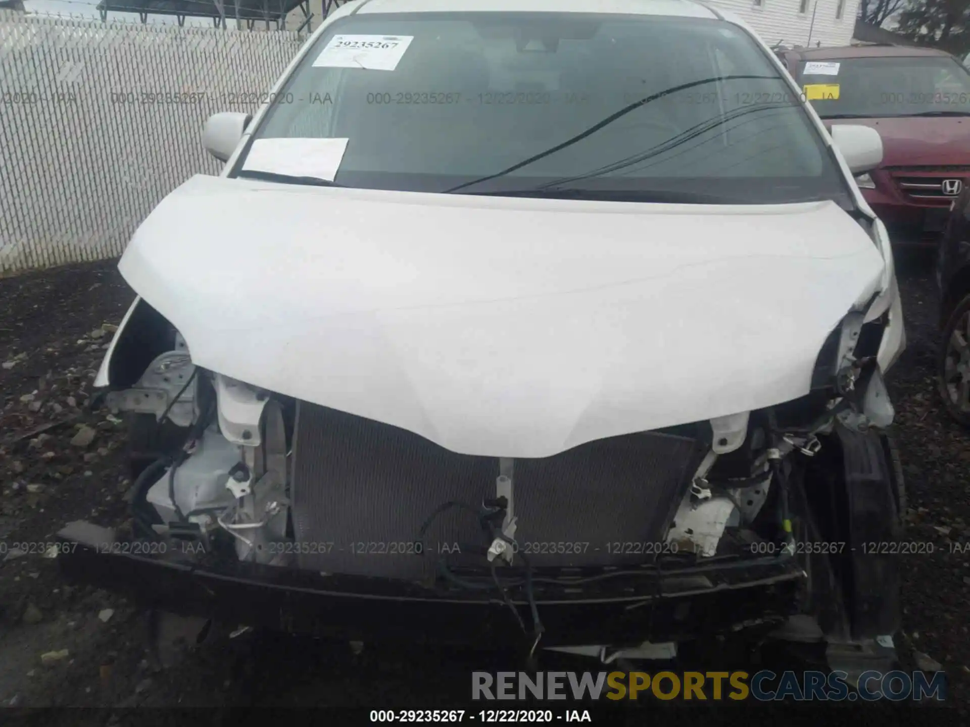 6 Photograph of a damaged car 5TDDZ3DC1KS226027 TOYOTA SIENNA 2019