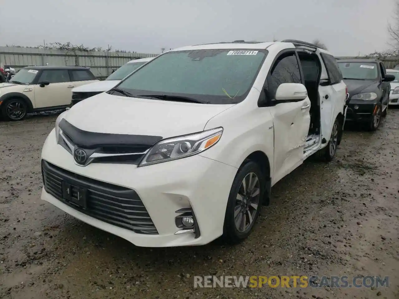 2 Photograph of a damaged car 5TDDZ3DC1KS226402 TOYOTA SIENNA 2019