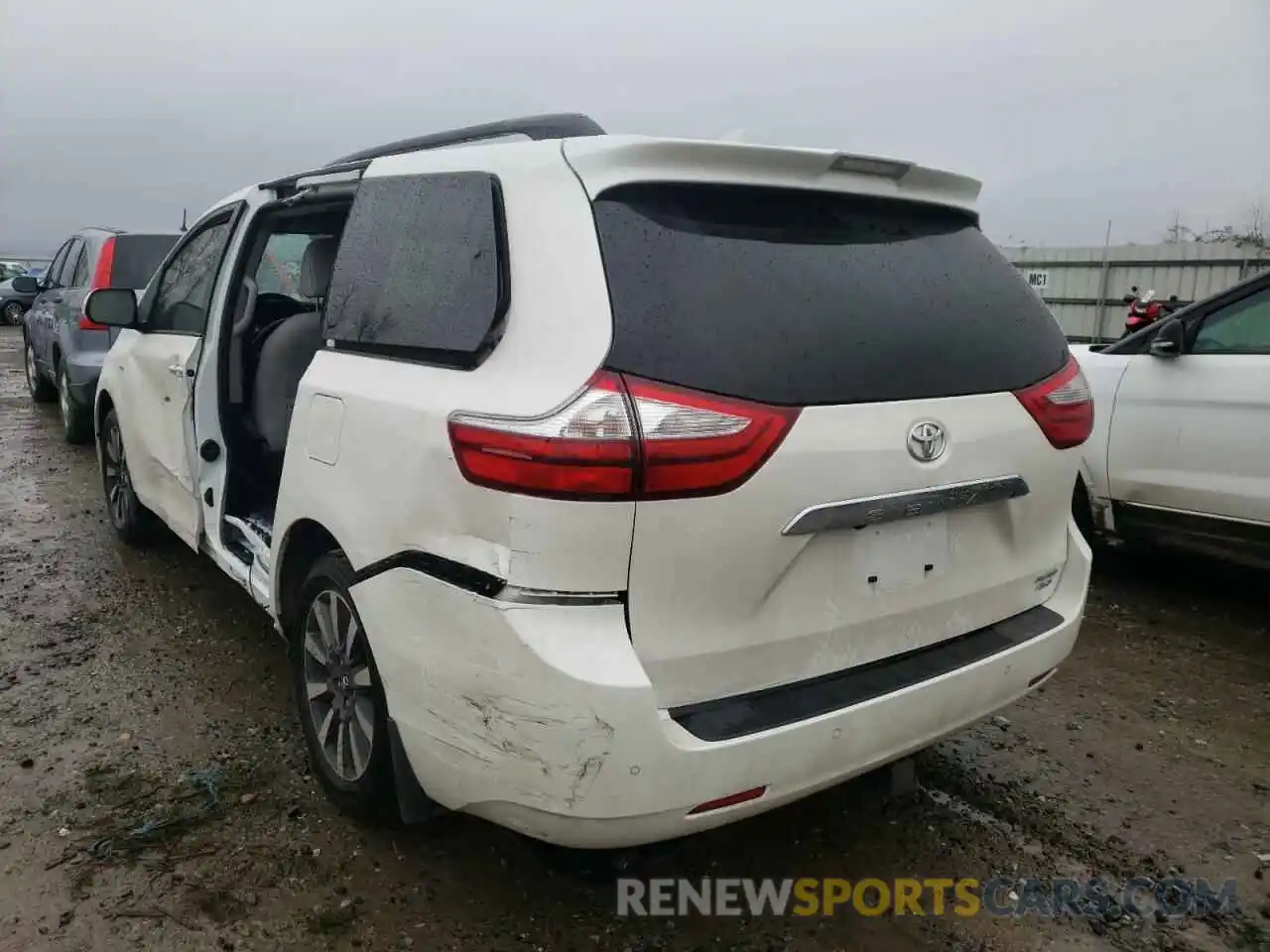 3 Photograph of a damaged car 5TDDZ3DC1KS226402 TOYOTA SIENNA 2019