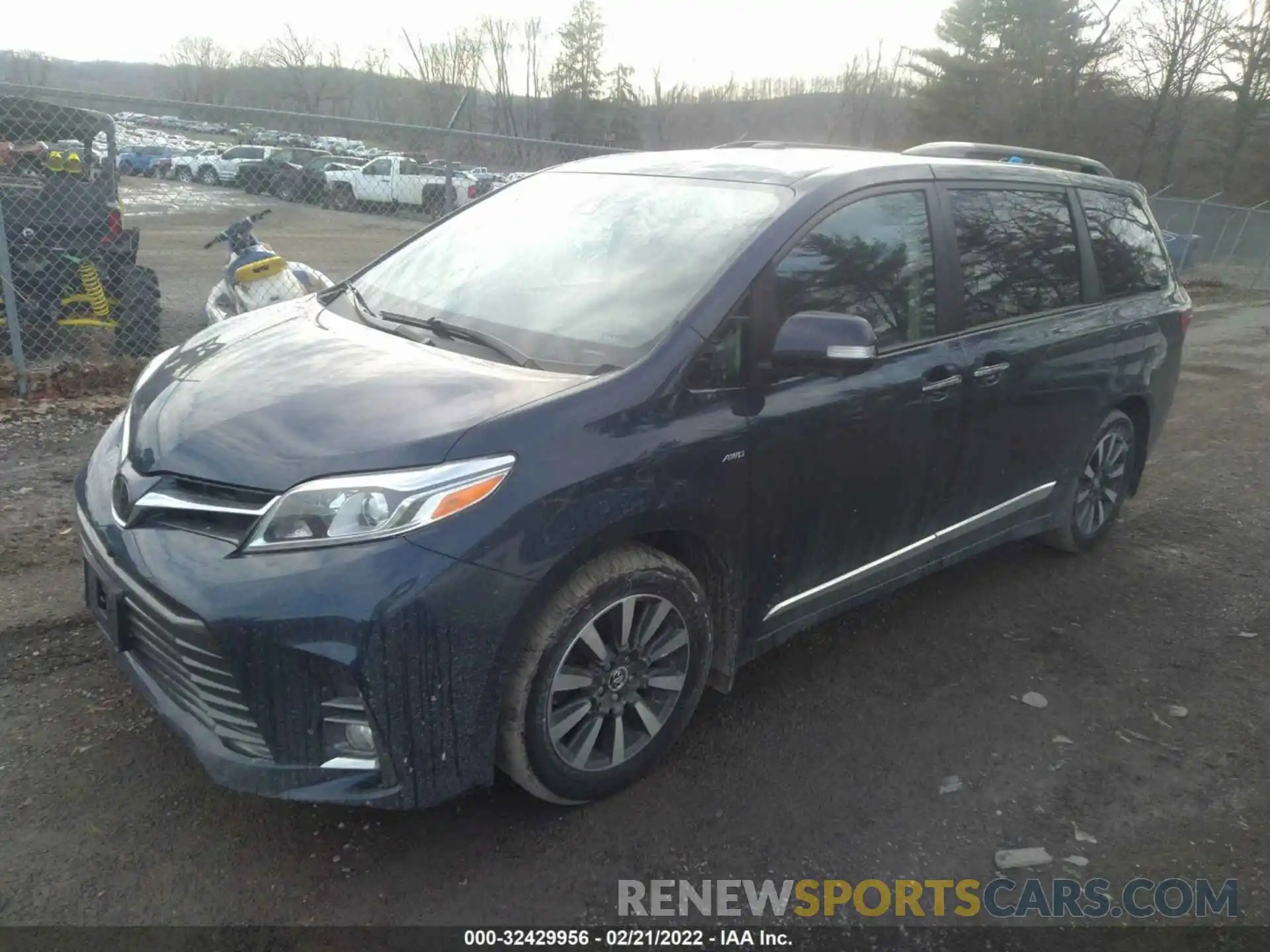 2 Photograph of a damaged car 5TDDZ3DC1KS227162 TOYOTA SIENNA 2019