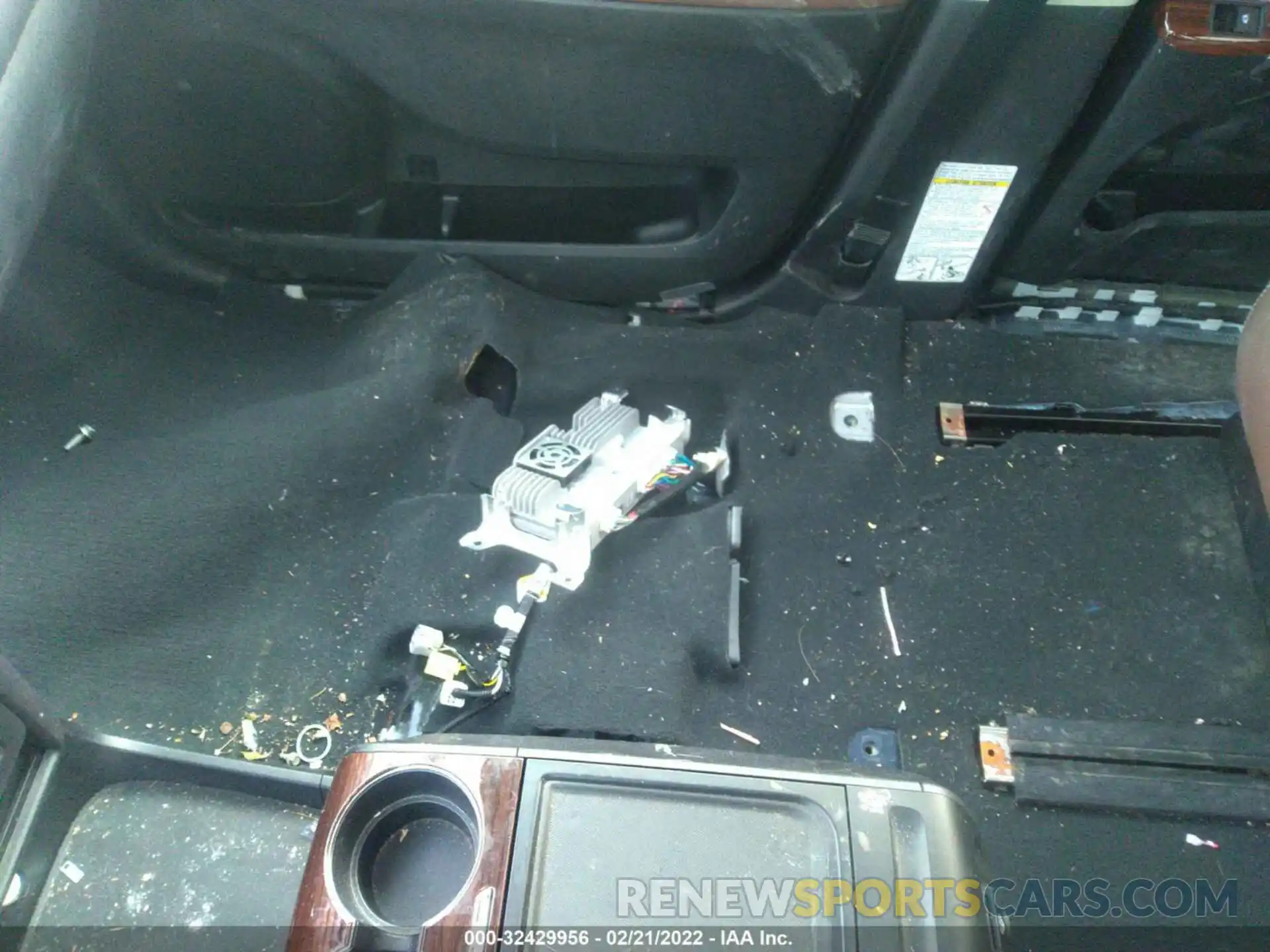 6 Photograph of a damaged car 5TDDZ3DC1KS227162 TOYOTA SIENNA 2019