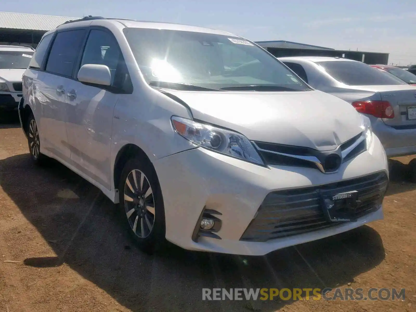 1 Photograph of a damaged car 5TDDZ3DC1KS227548 TOYOTA SIENNA 2019