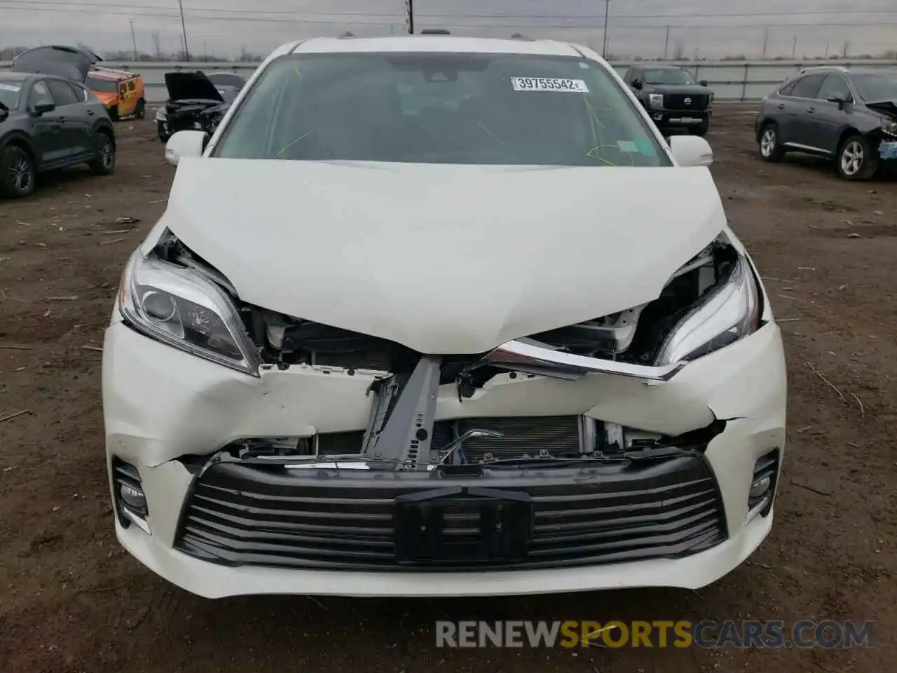 9 Photograph of a damaged car 5TDDZ3DC2KS217448 TOYOTA SIENNA 2019