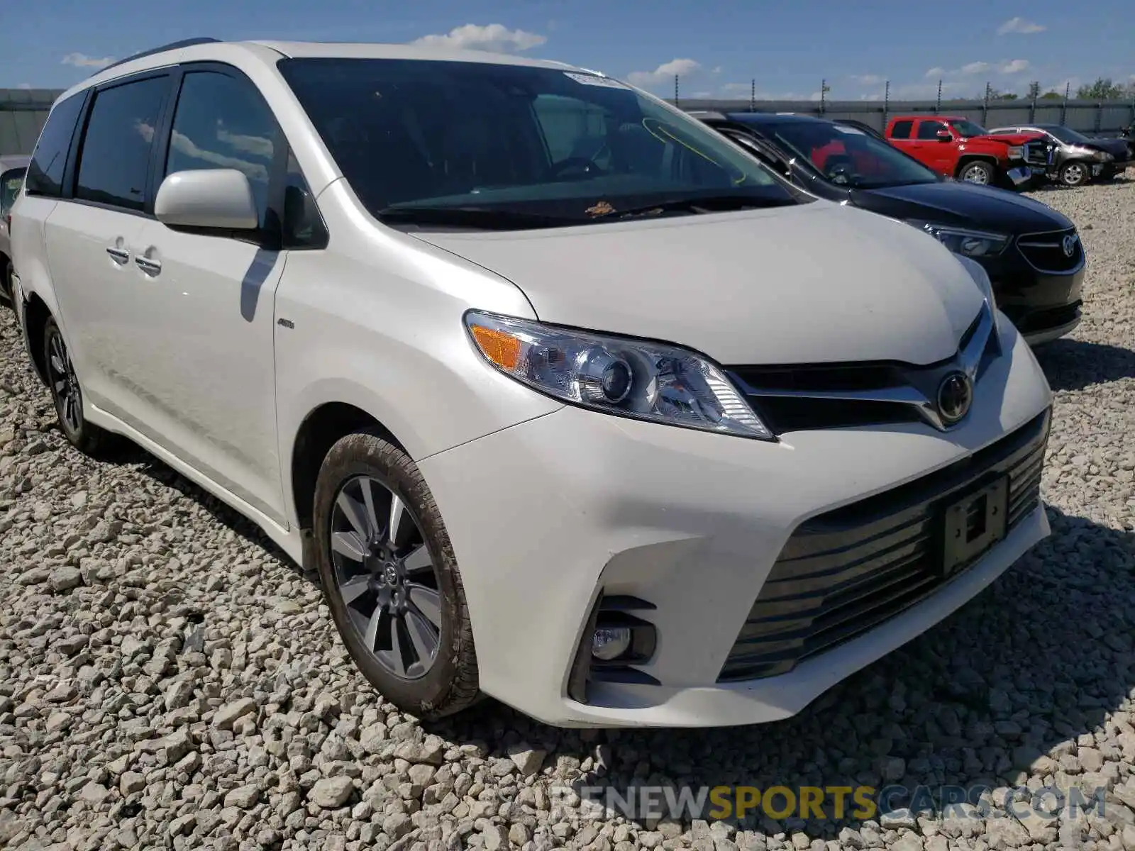 1 Photograph of a damaged car 5TDDZ3DC2KS217739 TOYOTA SIENNA 2019