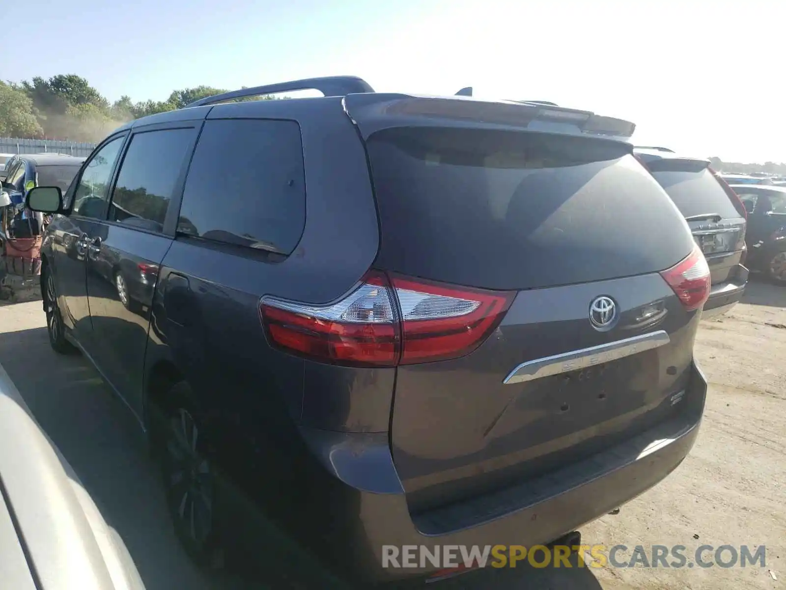 3 Фотография поврежденного автомобиля 5TDDZ3DC2KS218325 TOYOTA SIENNA 2019