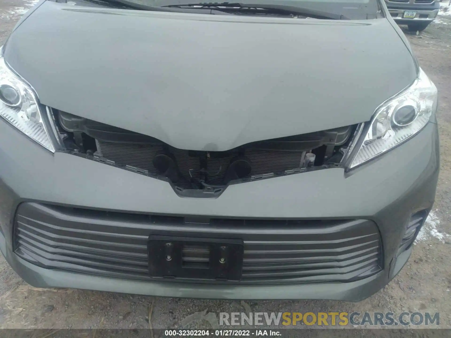 6 Photograph of a damaged car 5TDDZ3DC2KS220902 TOYOTA SIENNA 2019