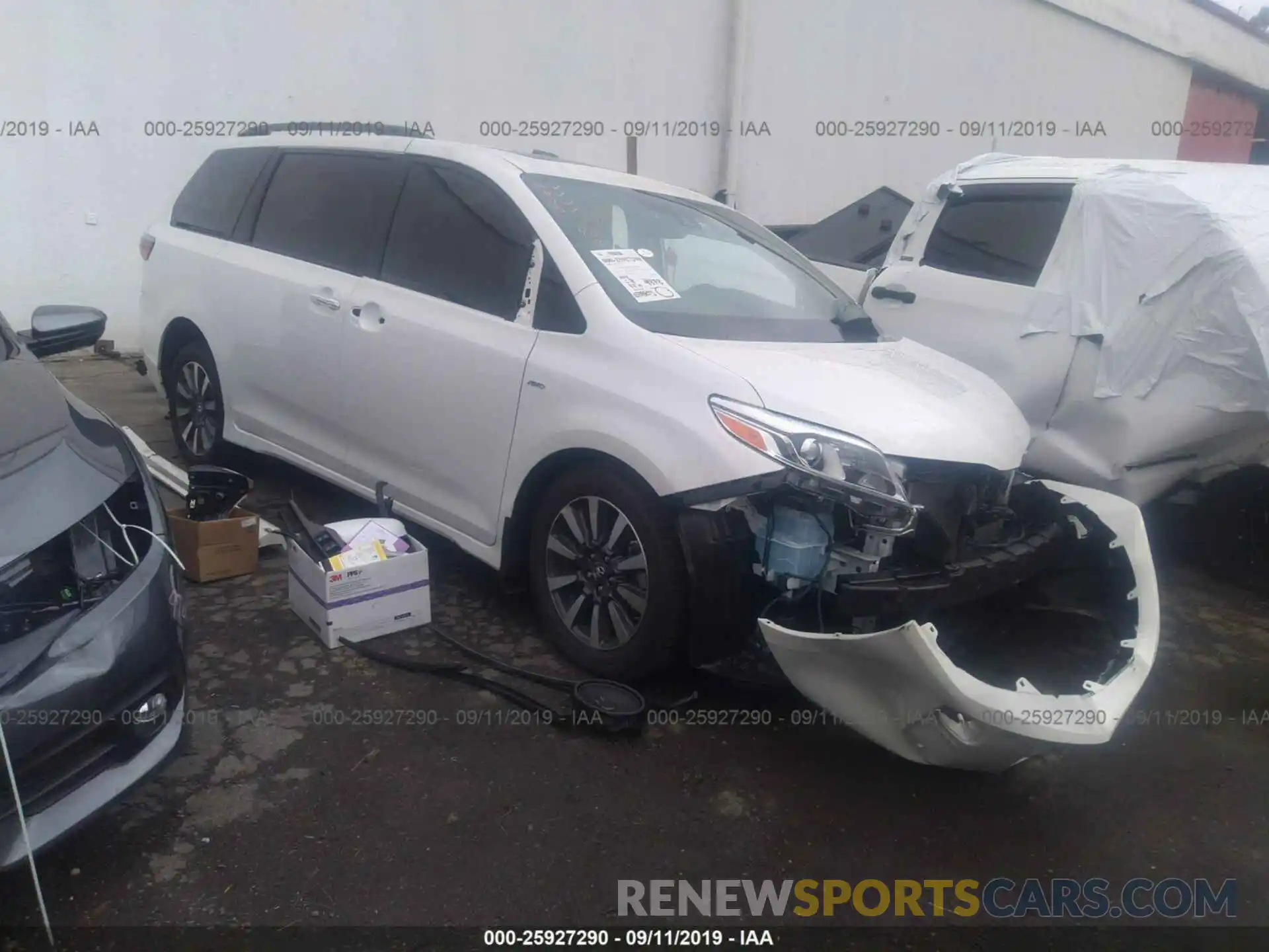 1 Photograph of a damaged car 5TDDZ3DC2KS220947 TOYOTA SIENNA 2019