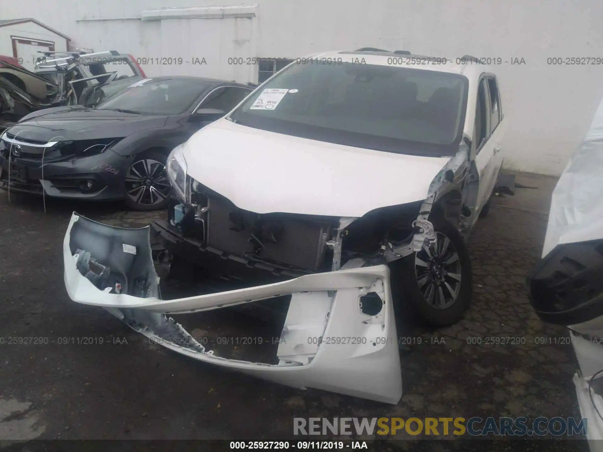 2 Photograph of a damaged car 5TDDZ3DC2KS220947 TOYOTA SIENNA 2019