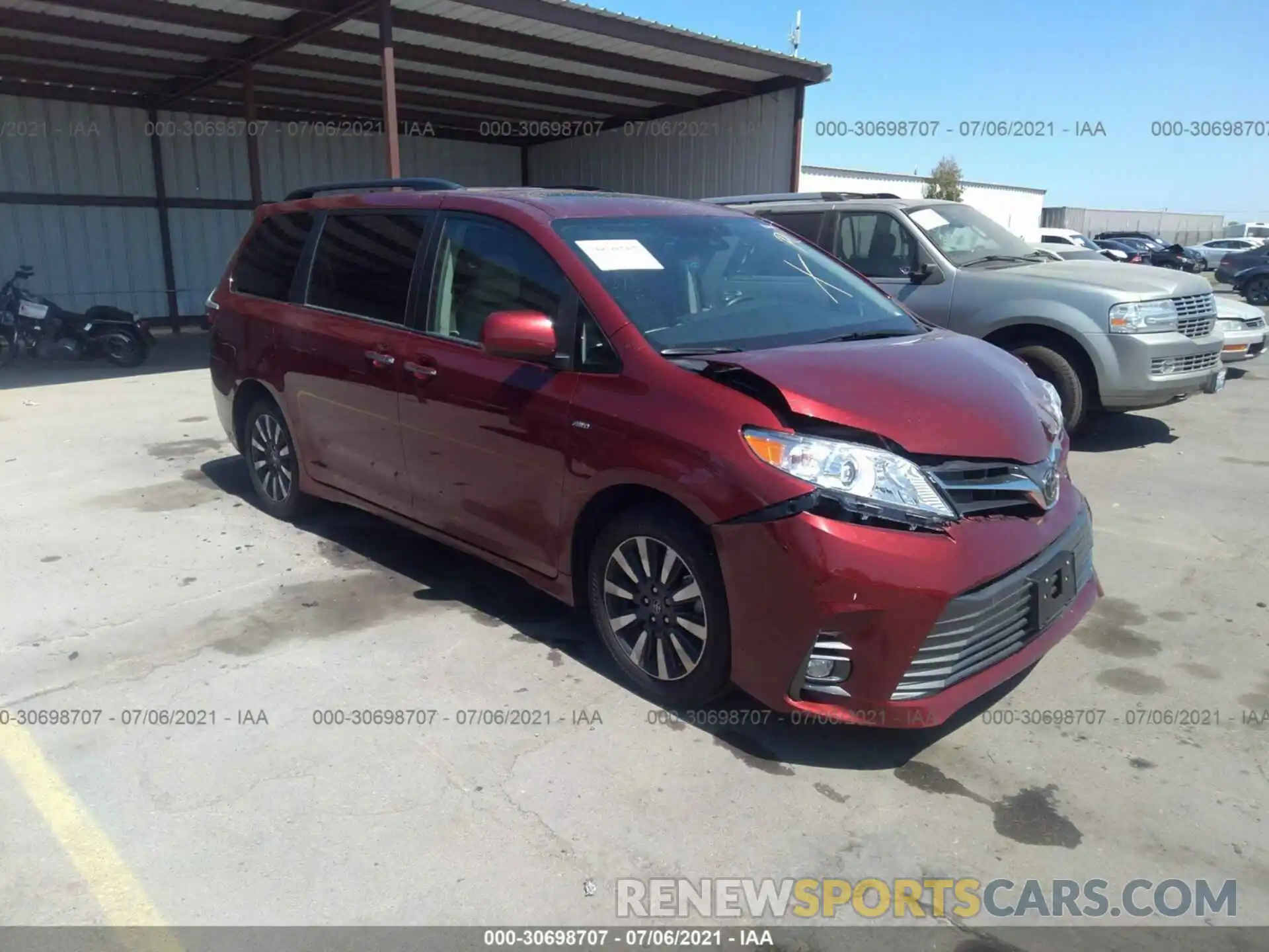 1 Photograph of a damaged car 5TDDZ3DC2KS223735 TOYOTA SIENNA 2019