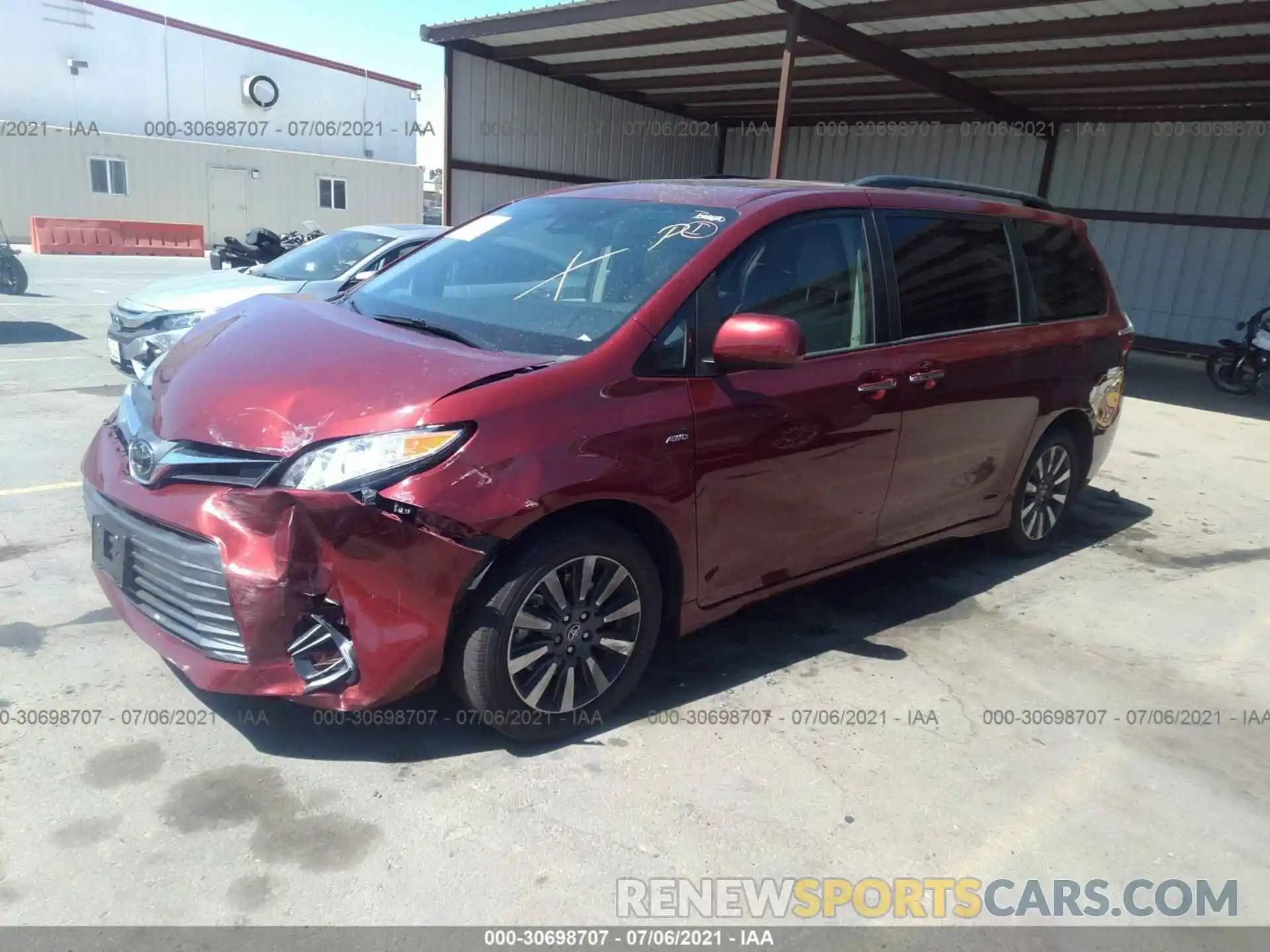 2 Photograph of a damaged car 5TDDZ3DC2KS223735 TOYOTA SIENNA 2019