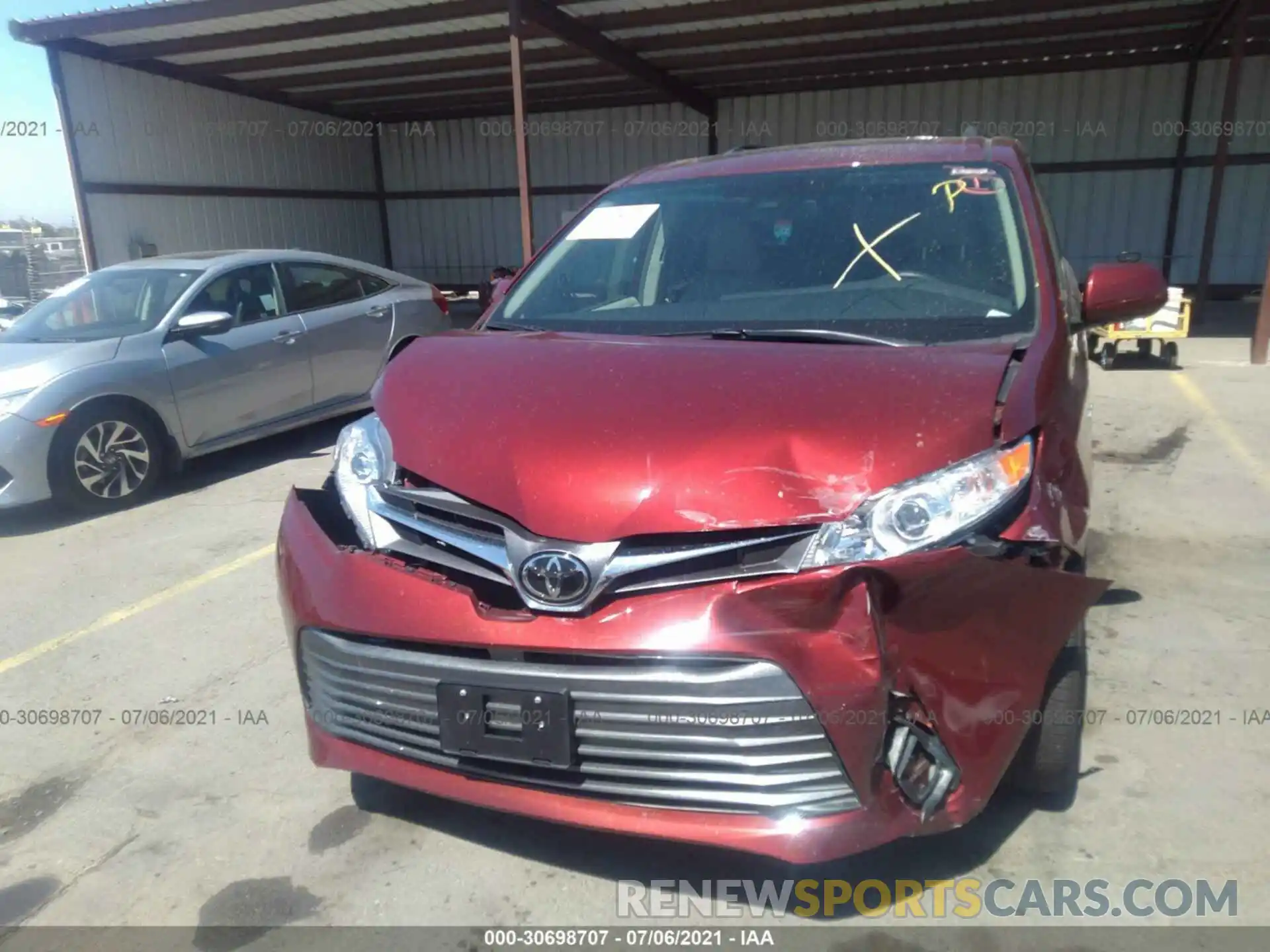 6 Photograph of a damaged car 5TDDZ3DC2KS223735 TOYOTA SIENNA 2019