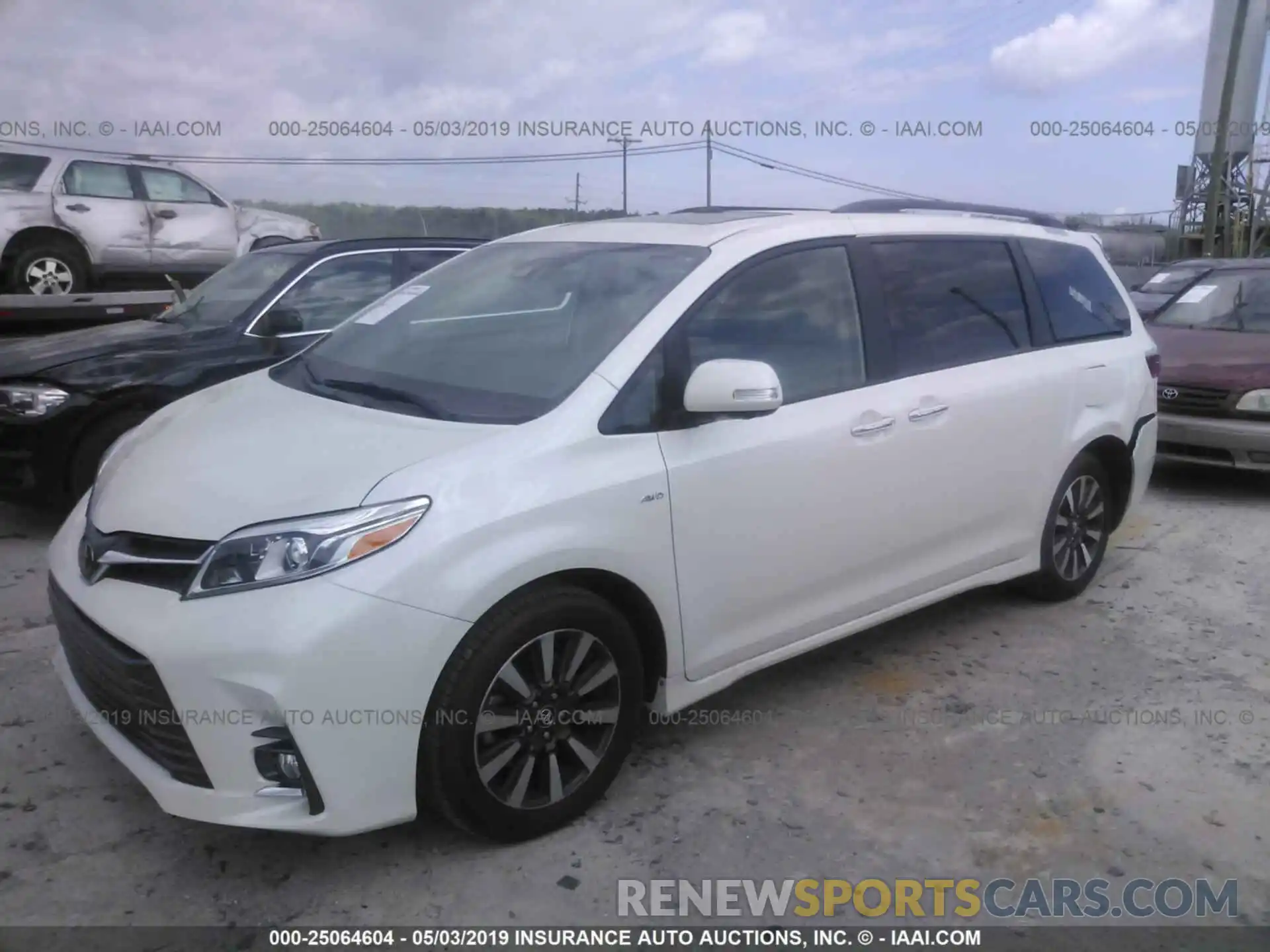 2 Photograph of a damaged car 5TDDZ3DC2KS224397 TOYOTA SIENNA 2019