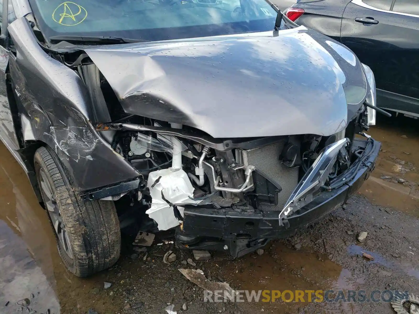 9 Photograph of a damaged car 5TDDZ3DC2KS224416 TOYOTA SIENNA 2019