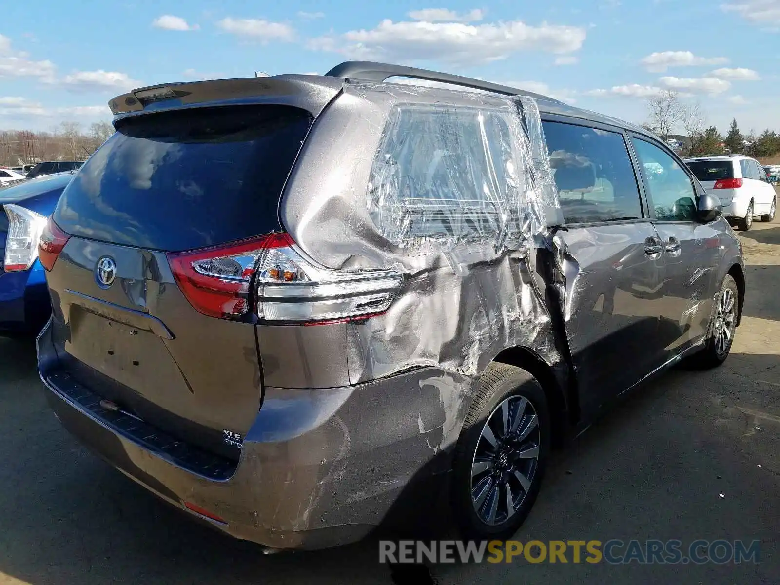 4 Фотография поврежденного автомобиля 5TDDZ3DC2KS226442 TOYOTA SIENNA 2019