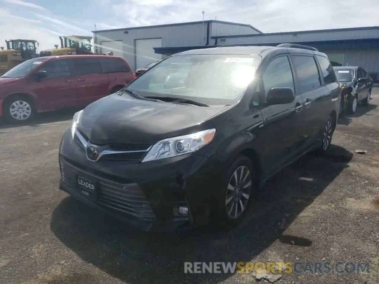 2 Фотография поврежденного автомобиля 5TDDZ3DC2KS226649 TOYOTA SIENNA 2019