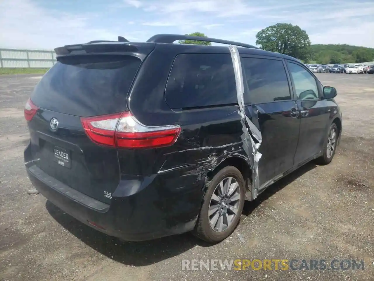 4 Фотография поврежденного автомобиля 5TDDZ3DC2KS226649 TOYOTA SIENNA 2019