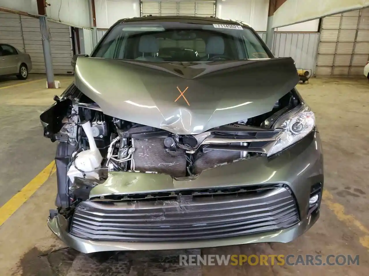 9 Photograph of a damaged car 5TDDZ3DC2KS226747 TOYOTA SIENNA 2019