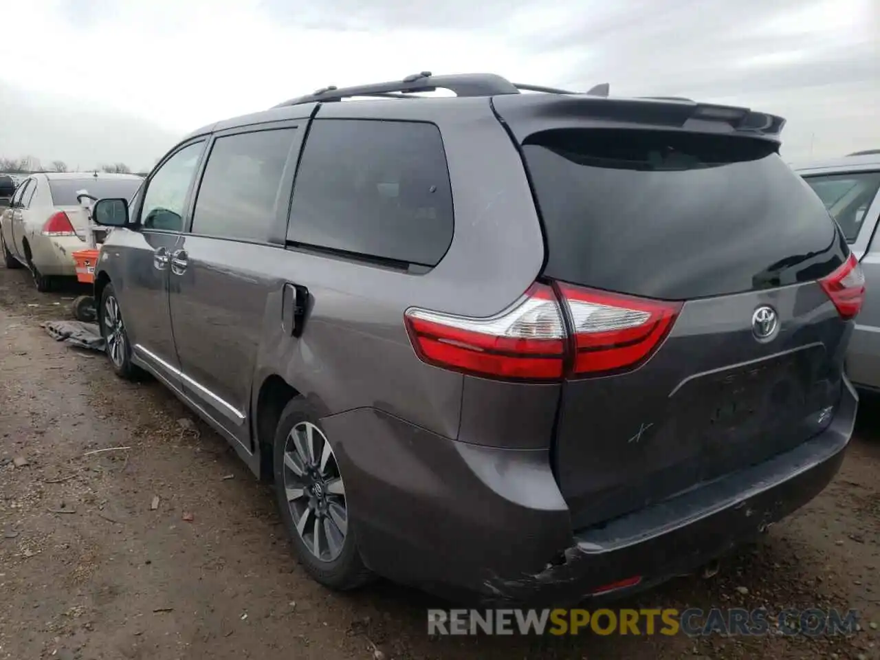 3 Photograph of a damaged car 5TDDZ3DC3KS210962 TOYOTA SIENNA 2019