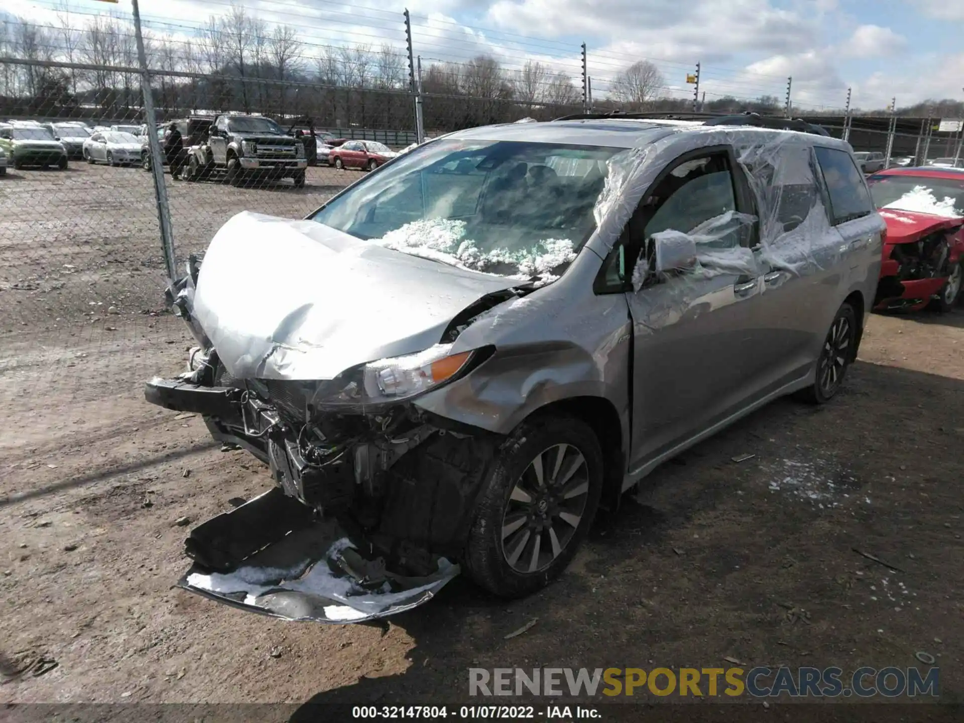 2 Фотография поврежденного автомобиля 5TDDZ3DC3KS215675 TOYOTA SIENNA 2019