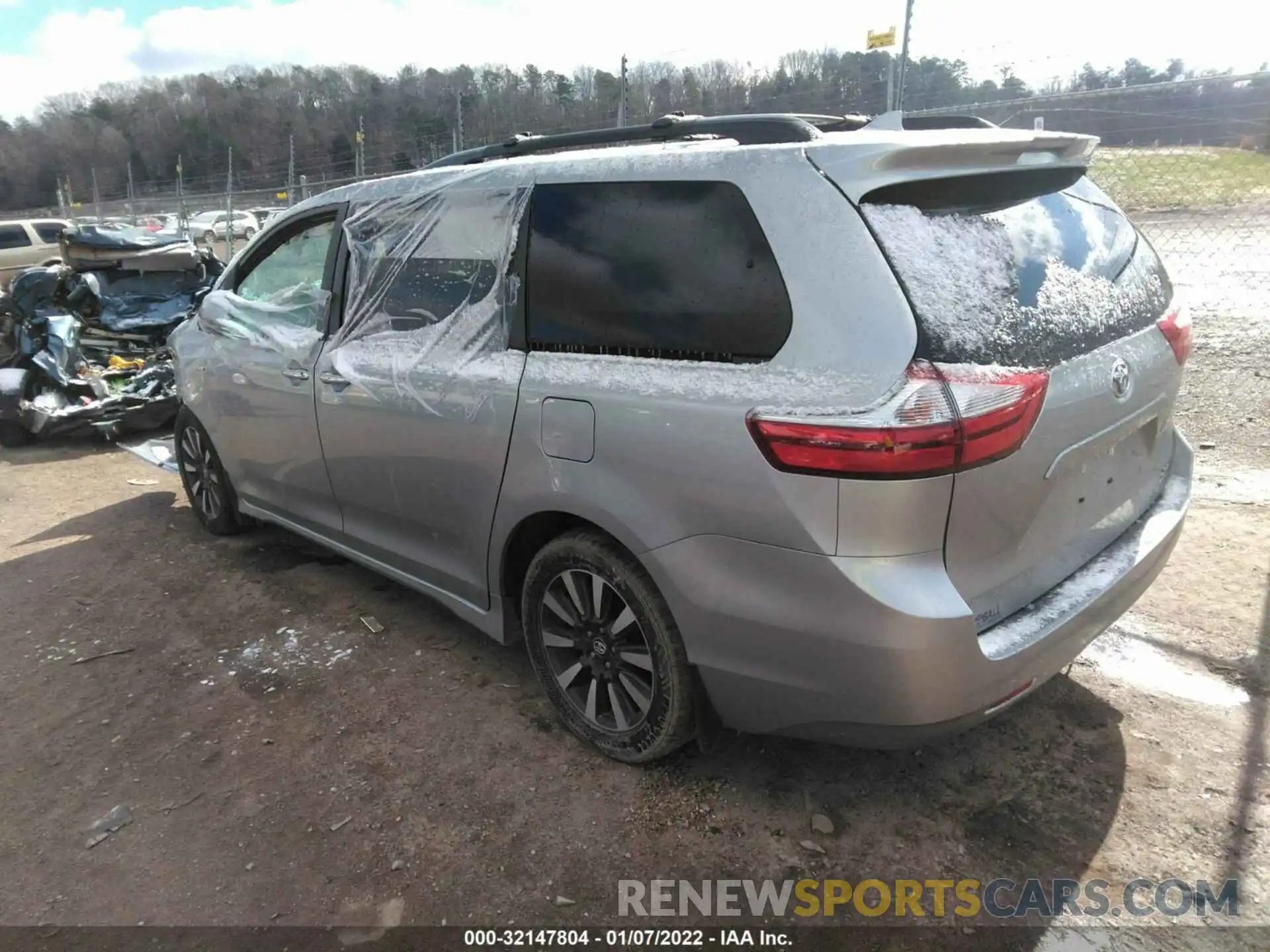 3 Фотография поврежденного автомобиля 5TDDZ3DC3KS215675 TOYOTA SIENNA 2019