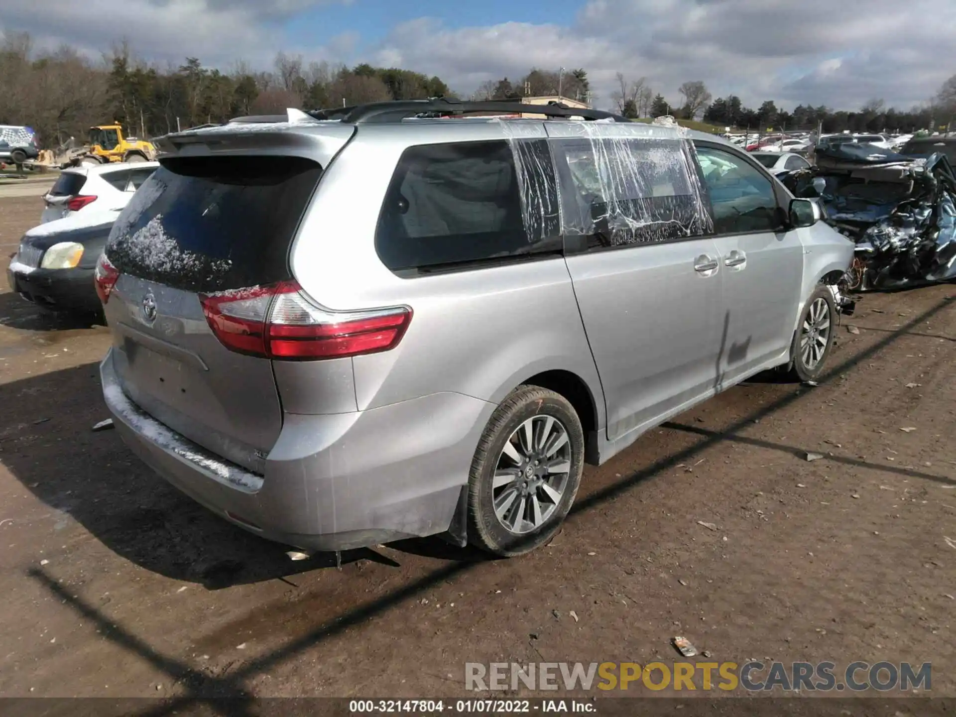 4 Фотография поврежденного автомобиля 5TDDZ3DC3KS215675 TOYOTA SIENNA 2019