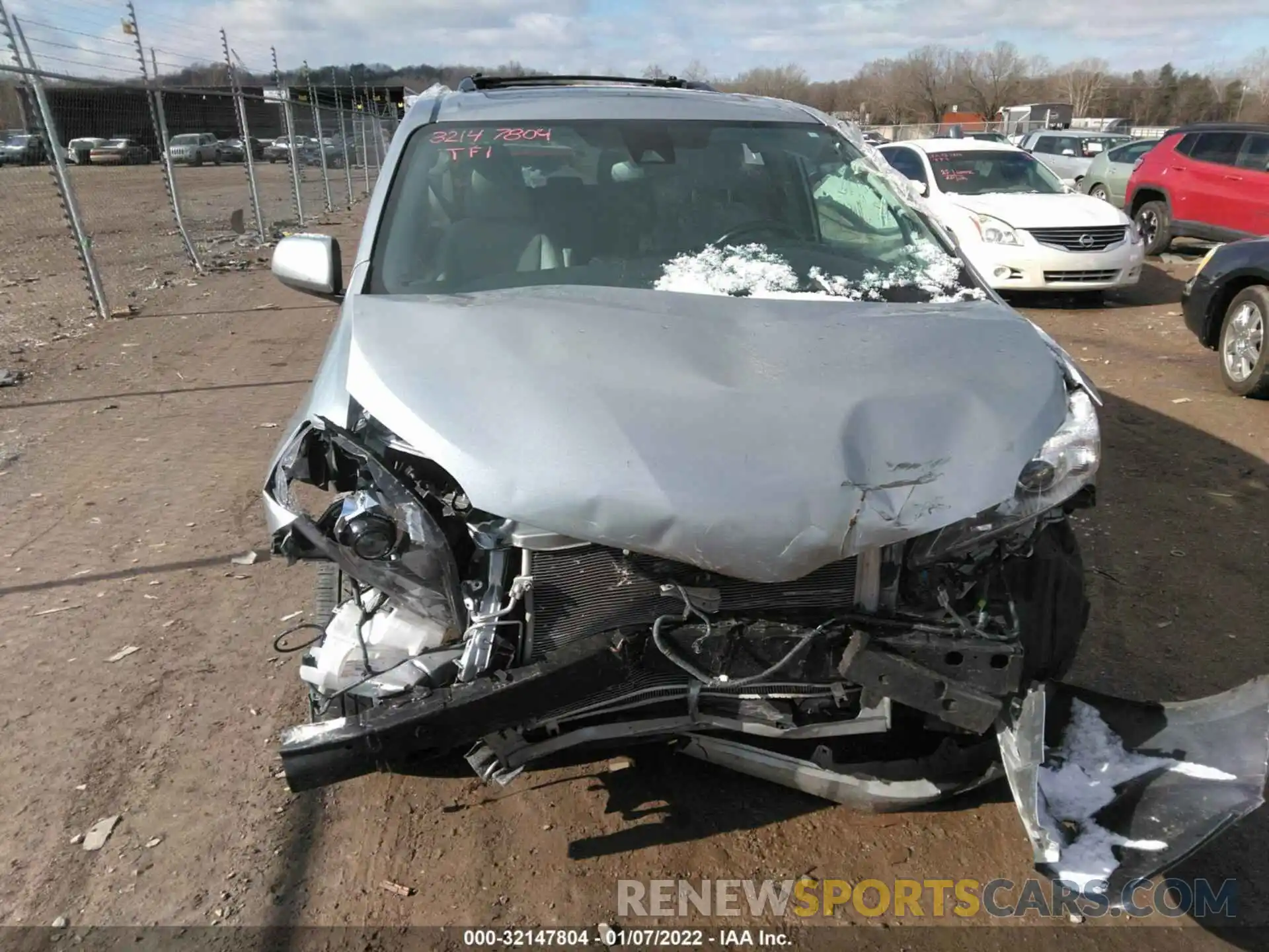 6 Photograph of a damaged car 5TDDZ3DC3KS215675 TOYOTA SIENNA 2019